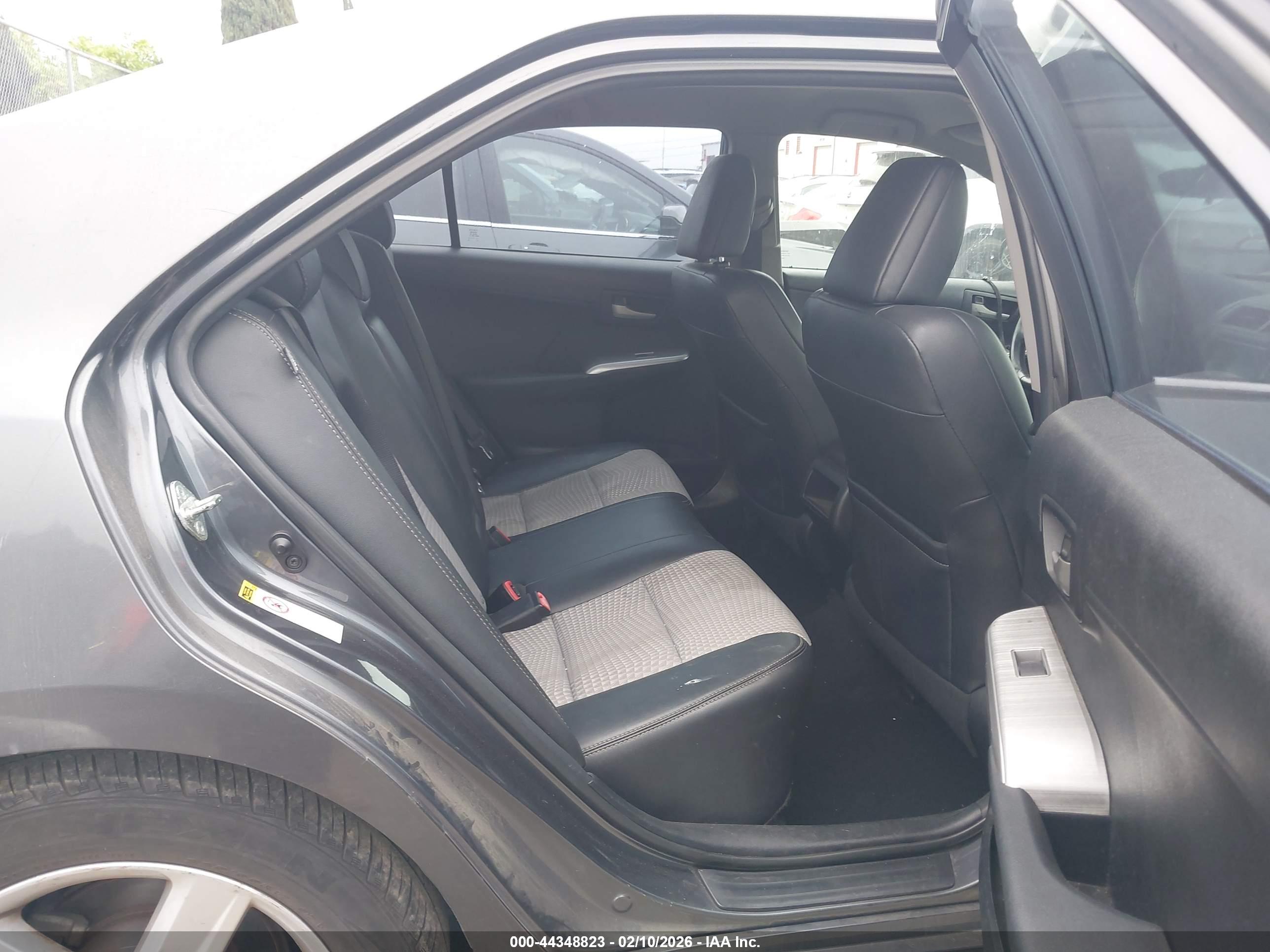 TOYOTA CAMRY image 8