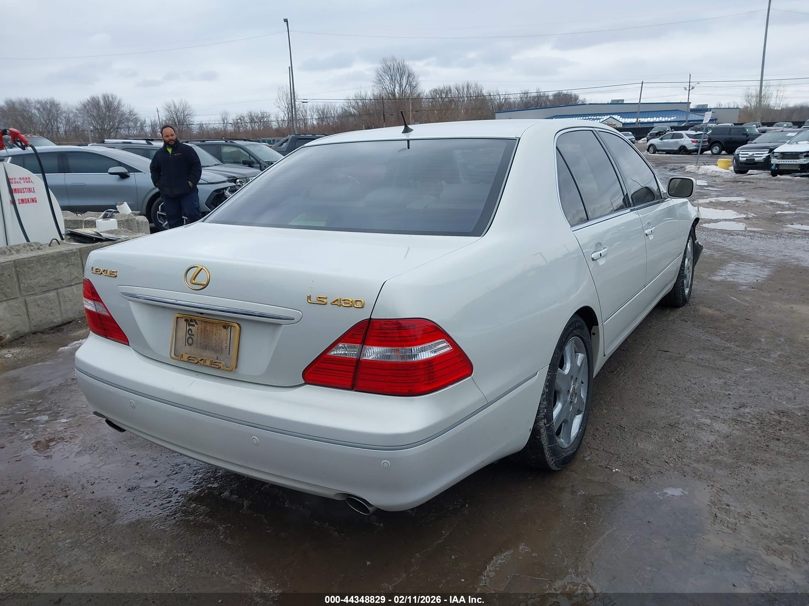 LEXUS LS image 4