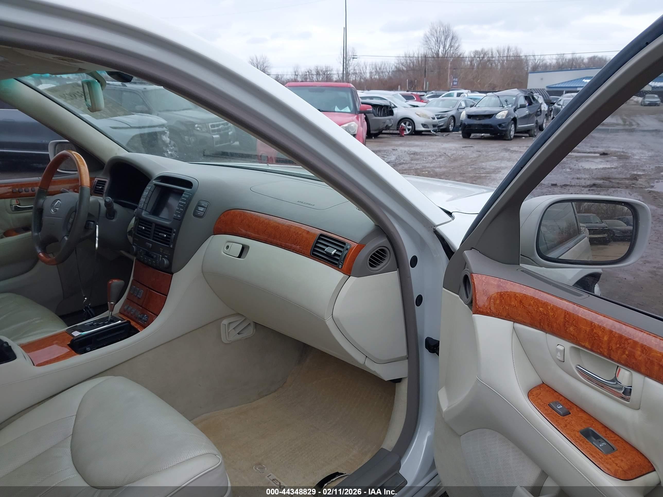 LEXUS LS image 5