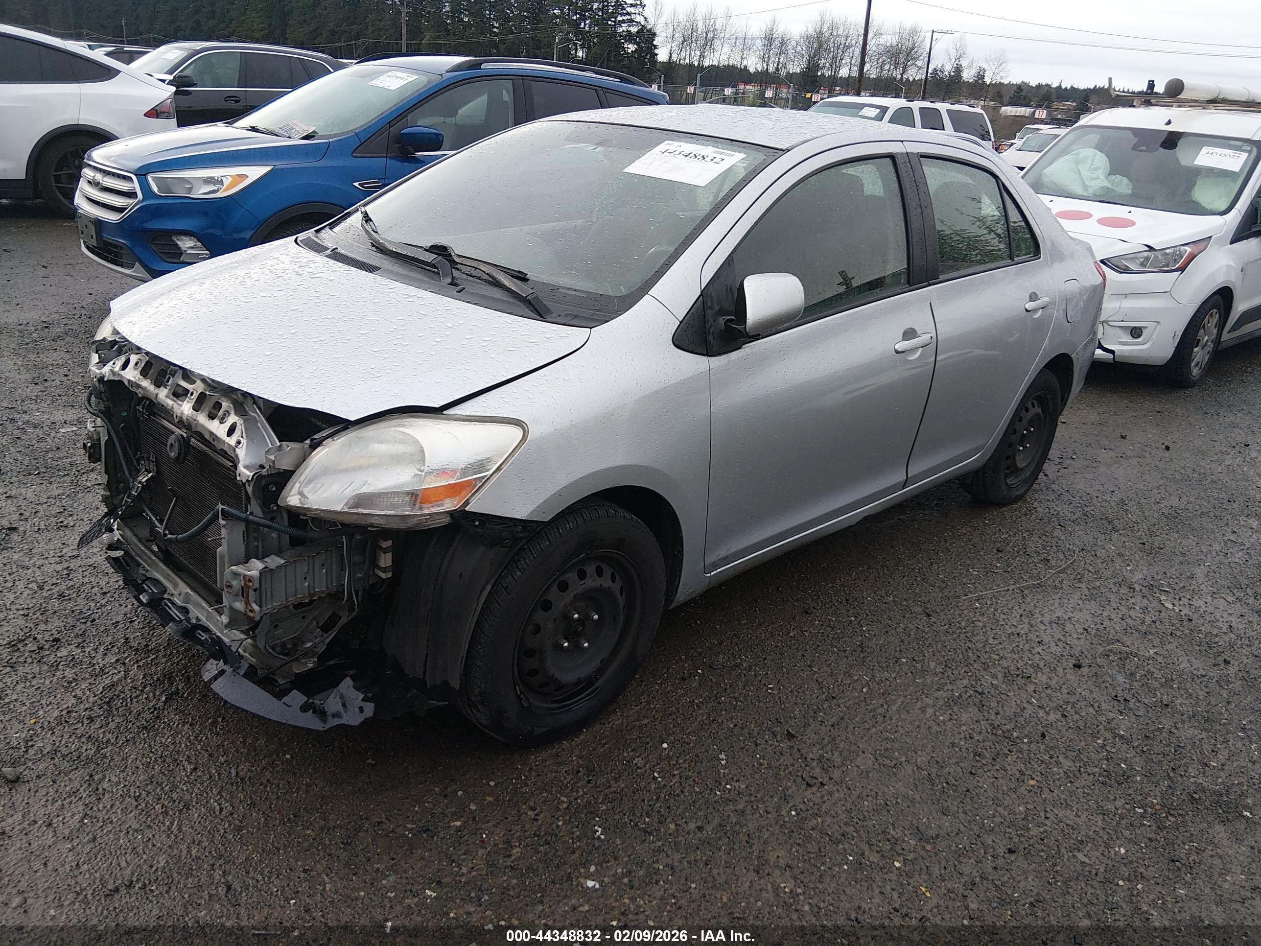 TOYOTA YARIS image 2