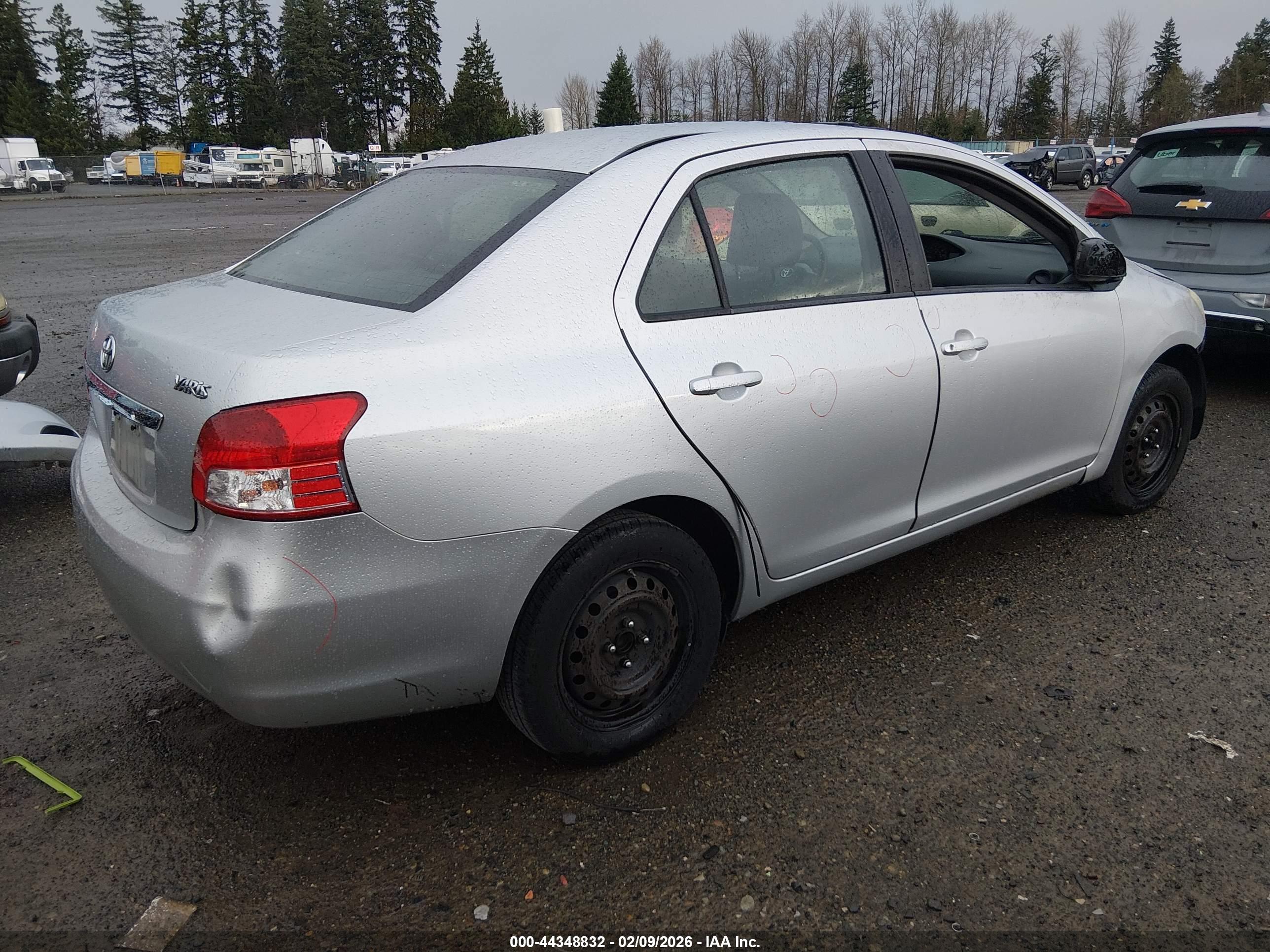 TOYOTA YARIS image 4