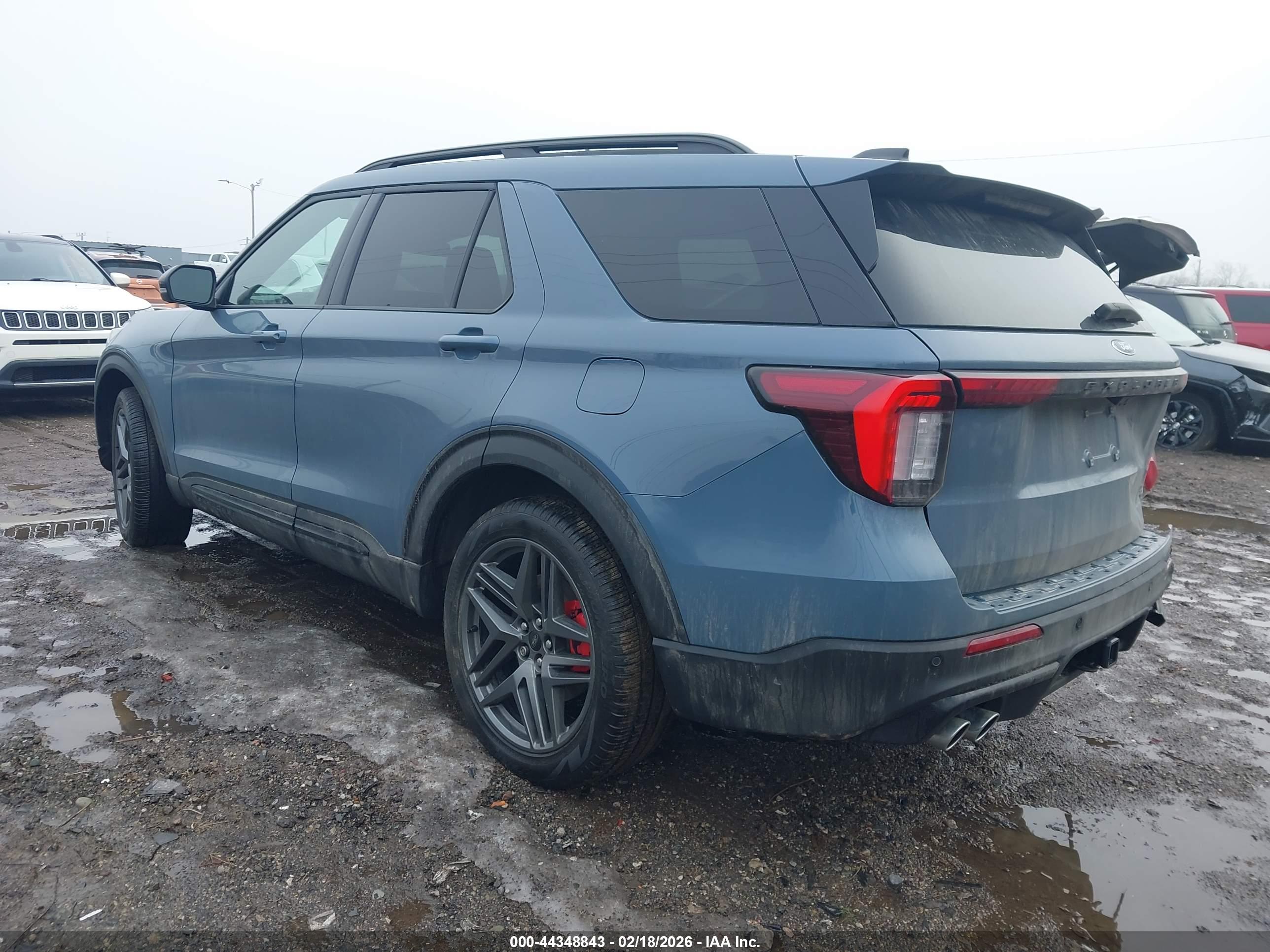 FORD EXPLORER image 3