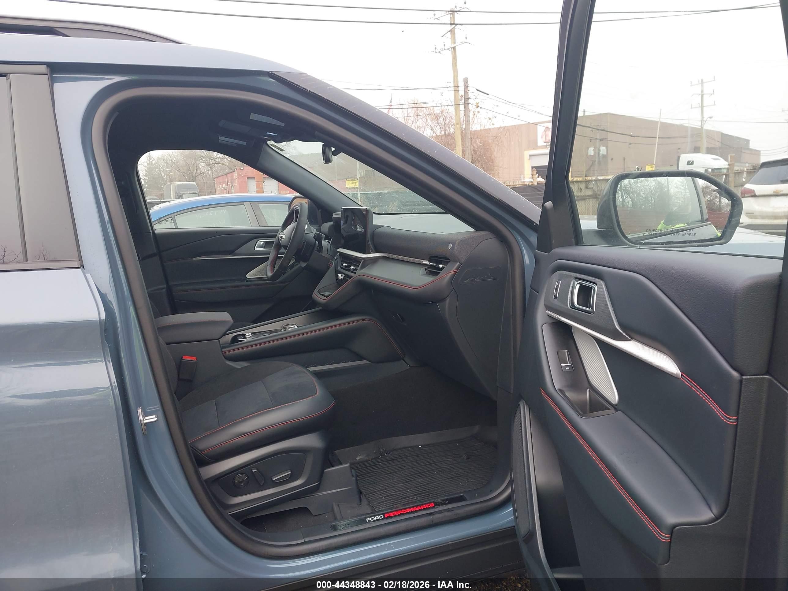 FORD EXPLORER image 5