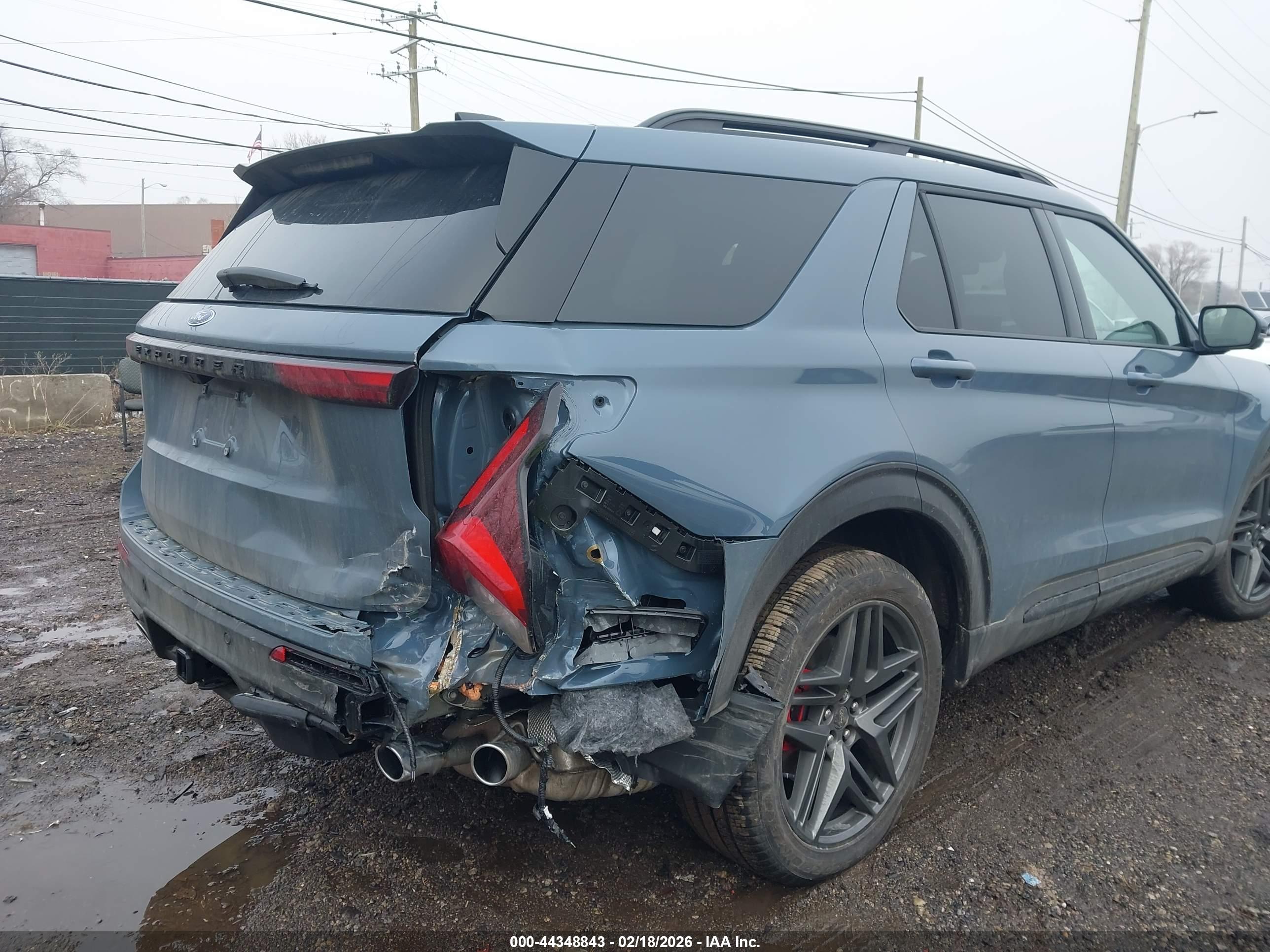 FORD EXPLORER image 6