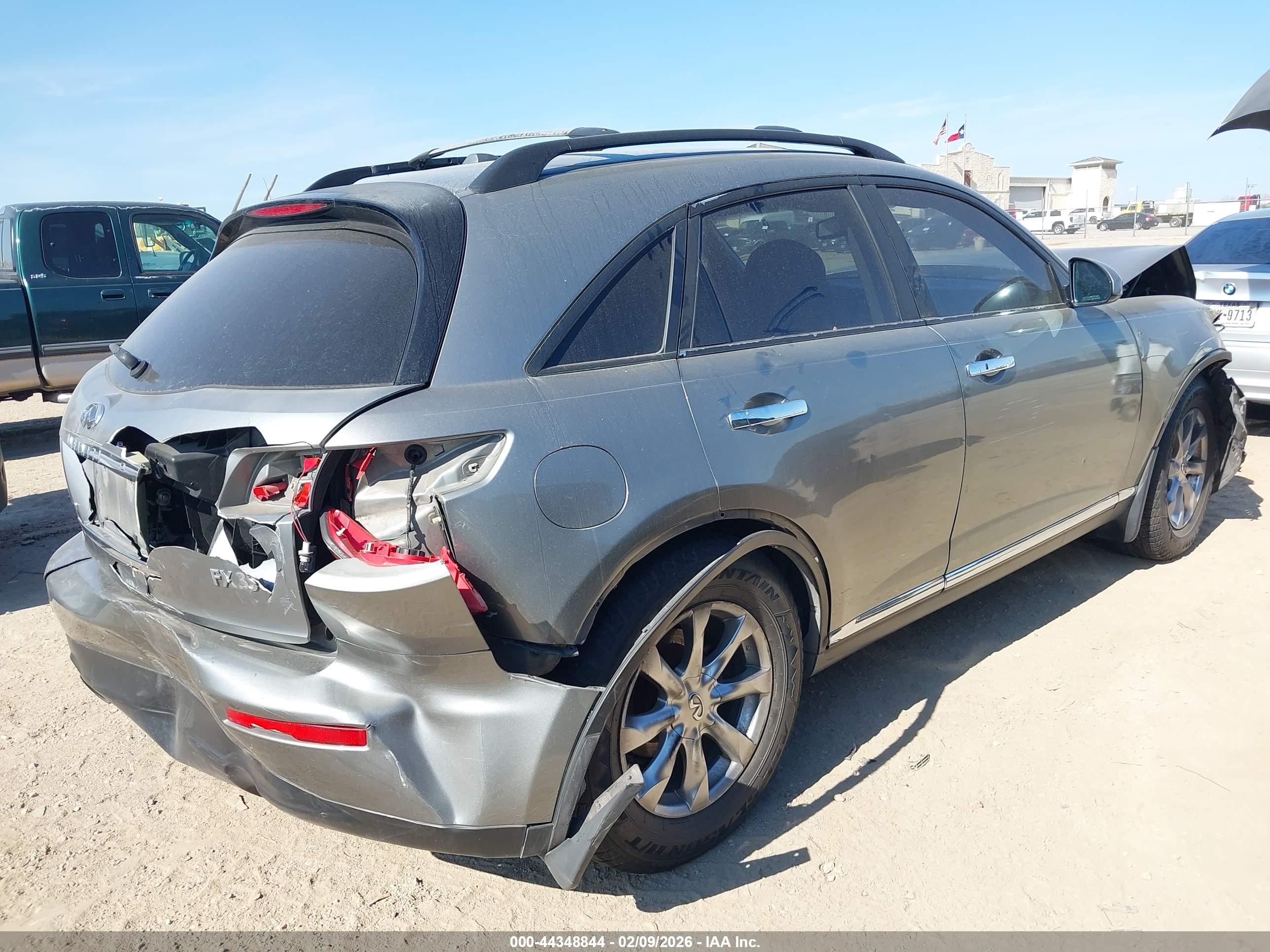 INFINITI FX35 image 4