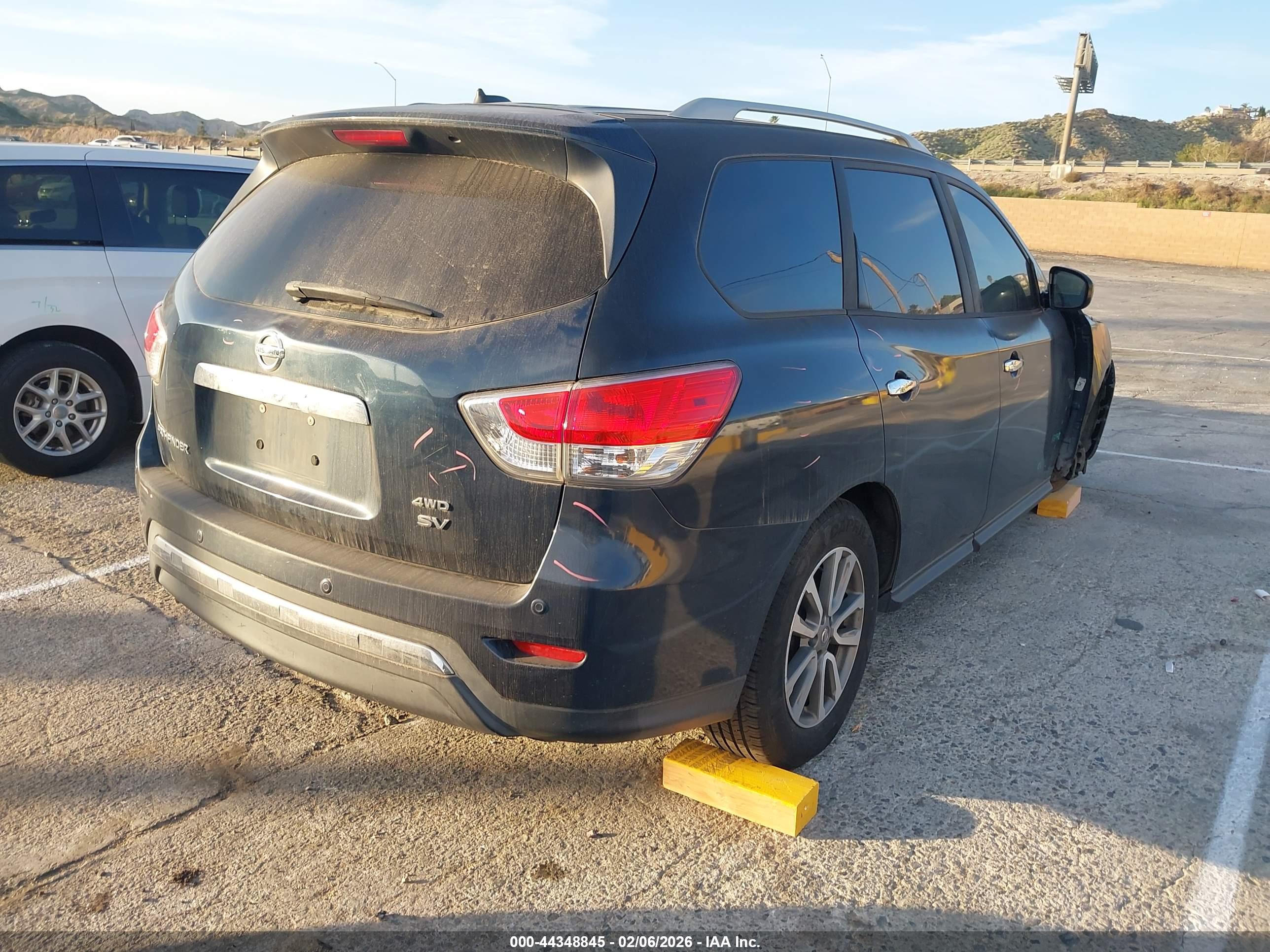 NISSAN PATHFINDER image 4