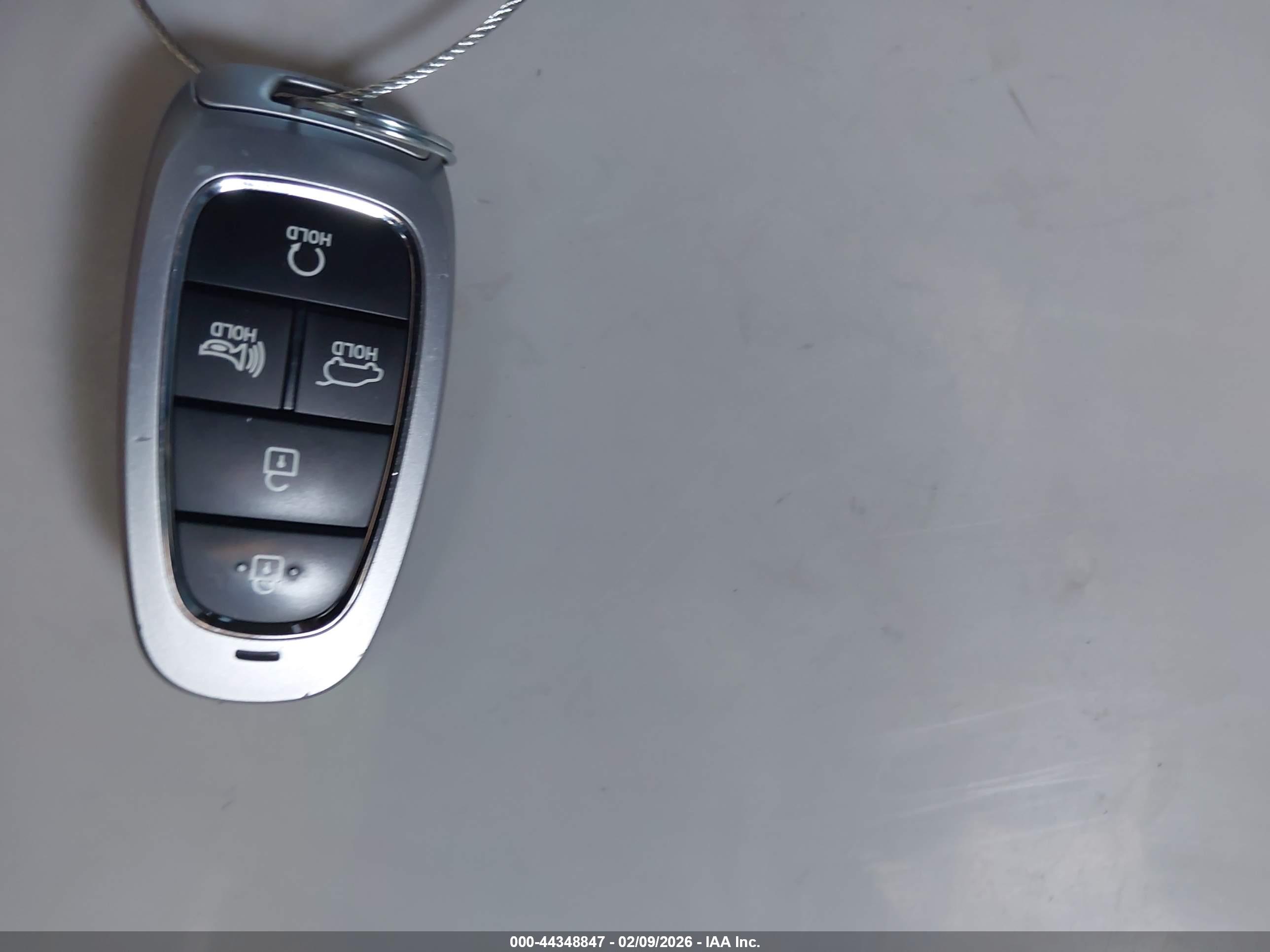 HYUNDAI SANTA image 11