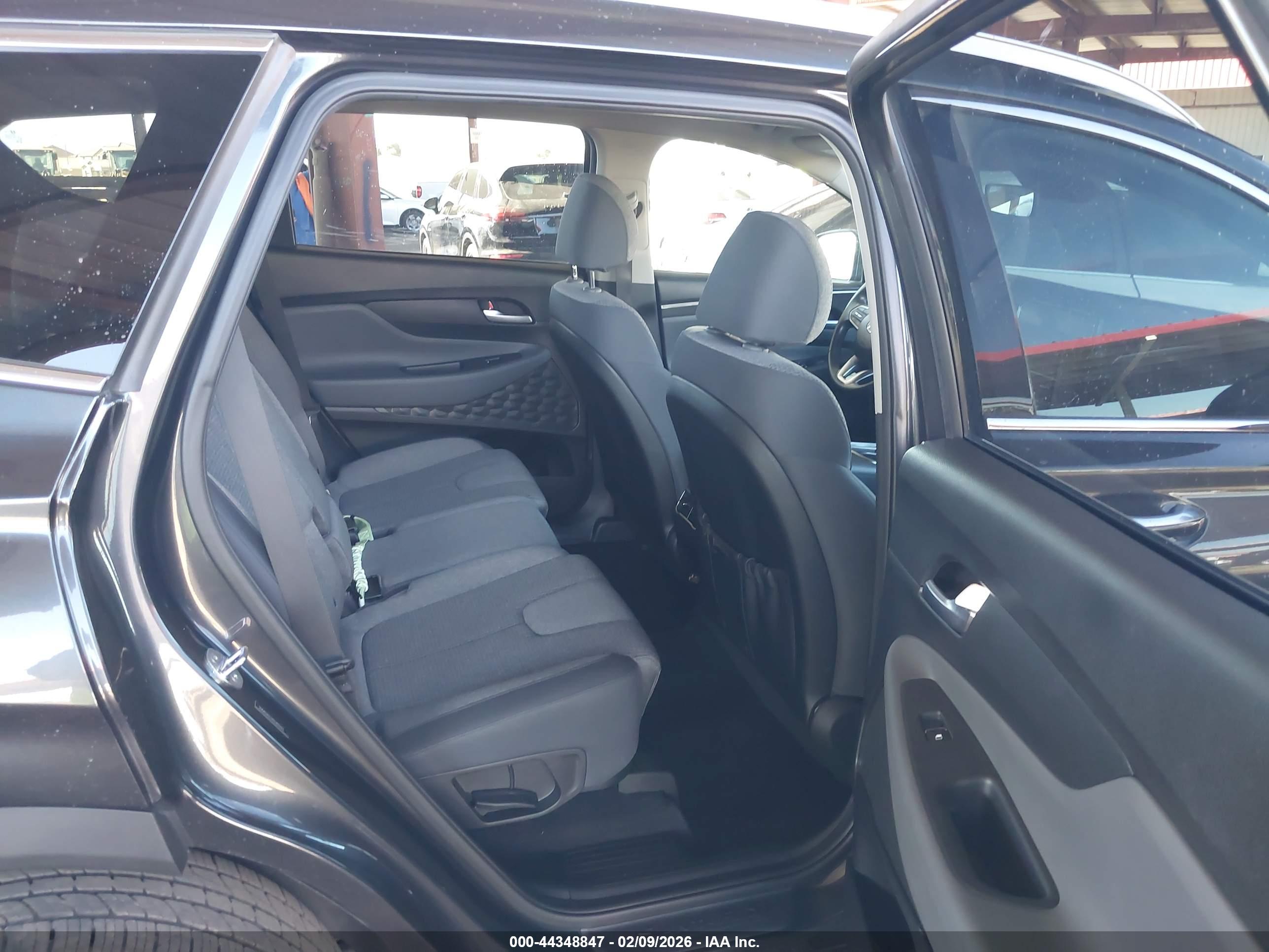 HYUNDAI SANTA image 8