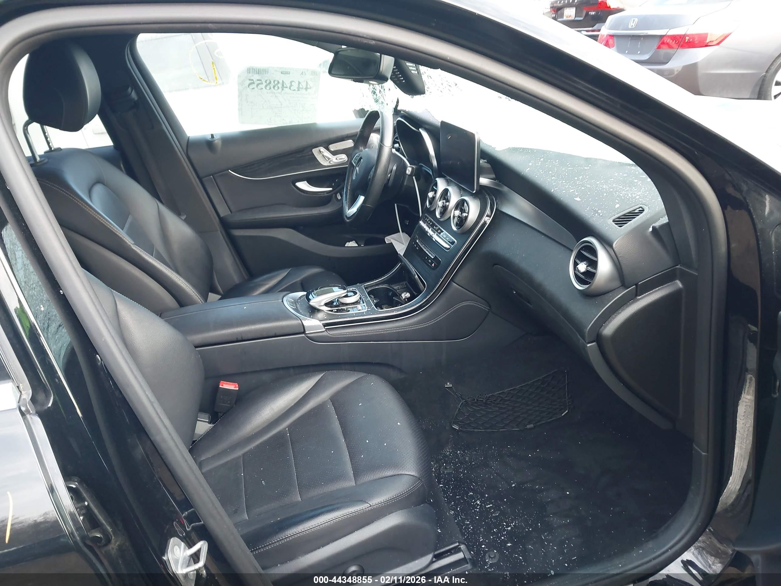 MERCEDES-BENZ GLC image 5