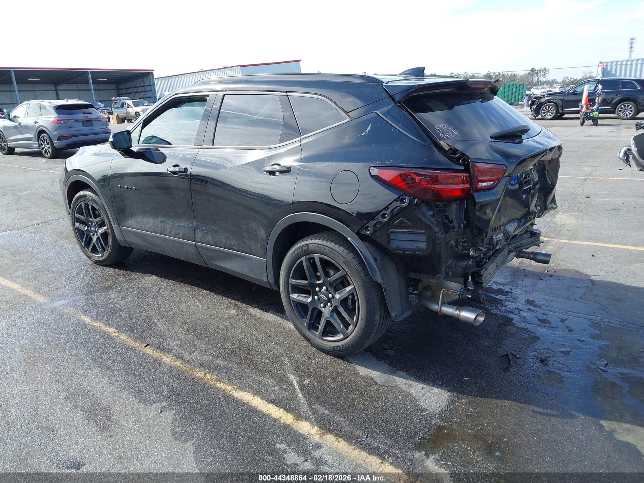 CHEVROLET BLAZER image 3