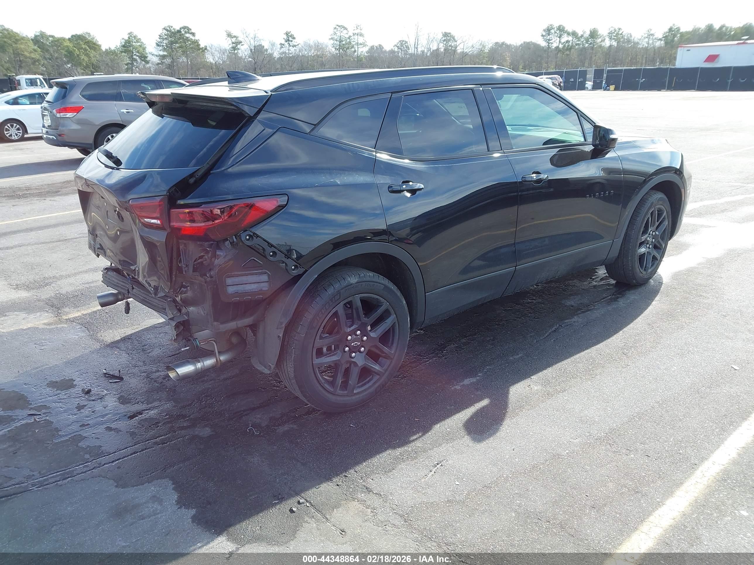 CHEVROLET BLAZER image 4