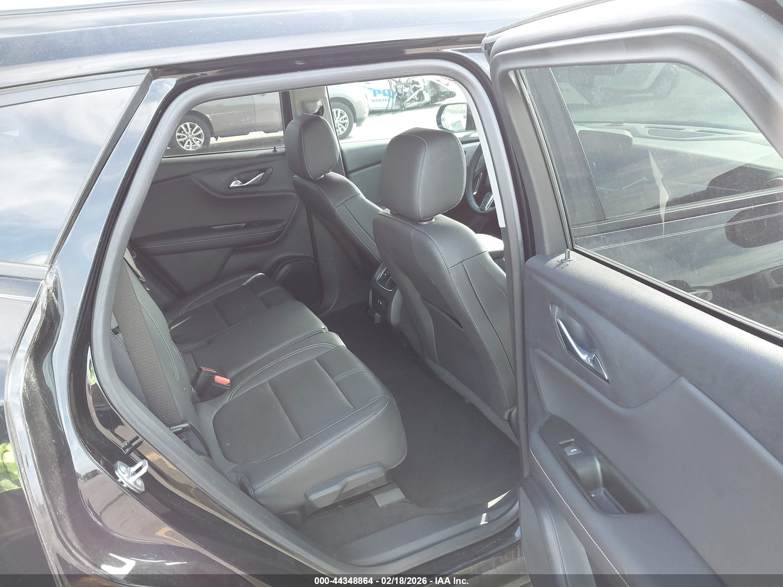 CHEVROLET BLAZER image 8
