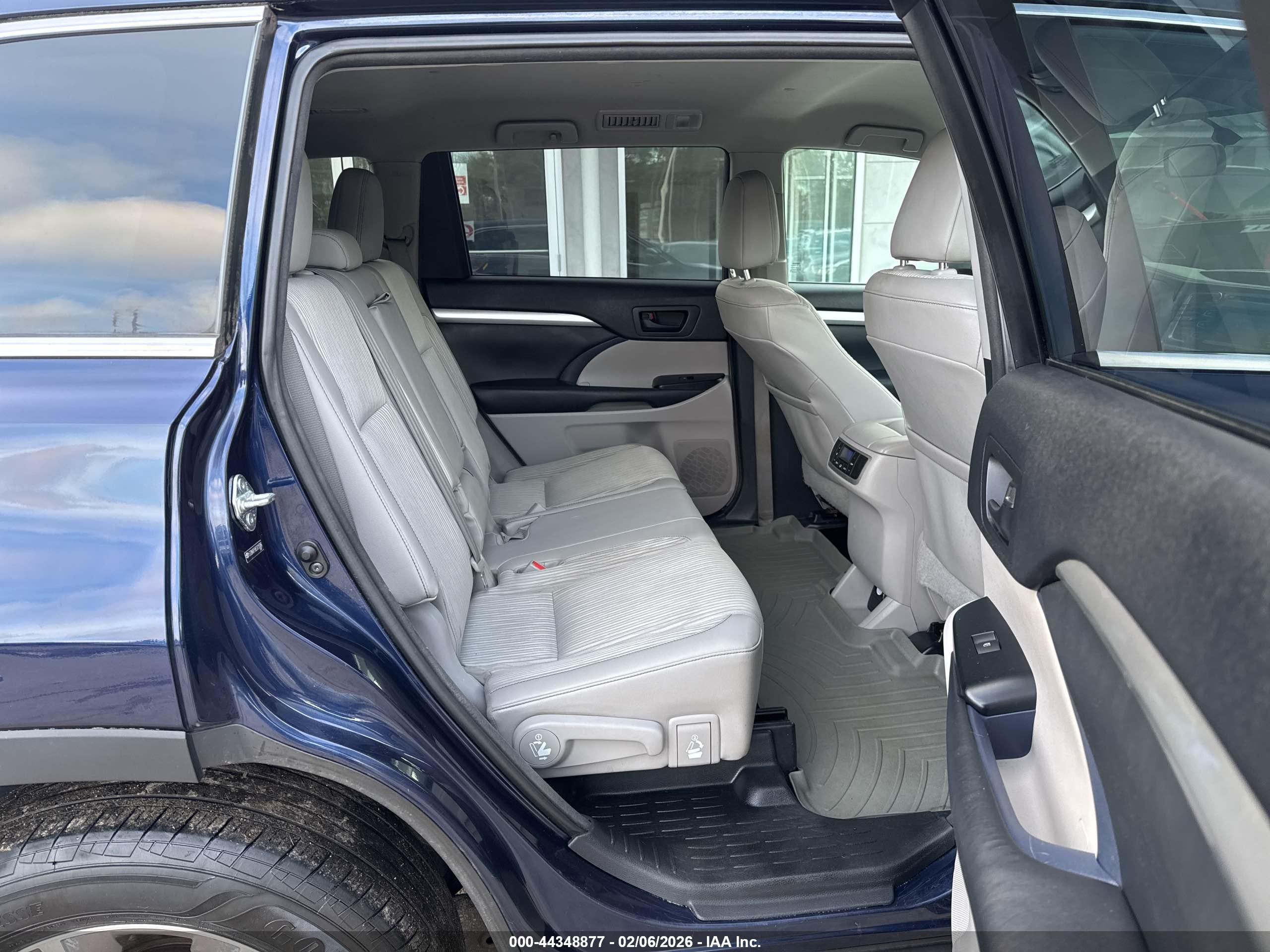 TOYOTA HIGHLANDER image 8