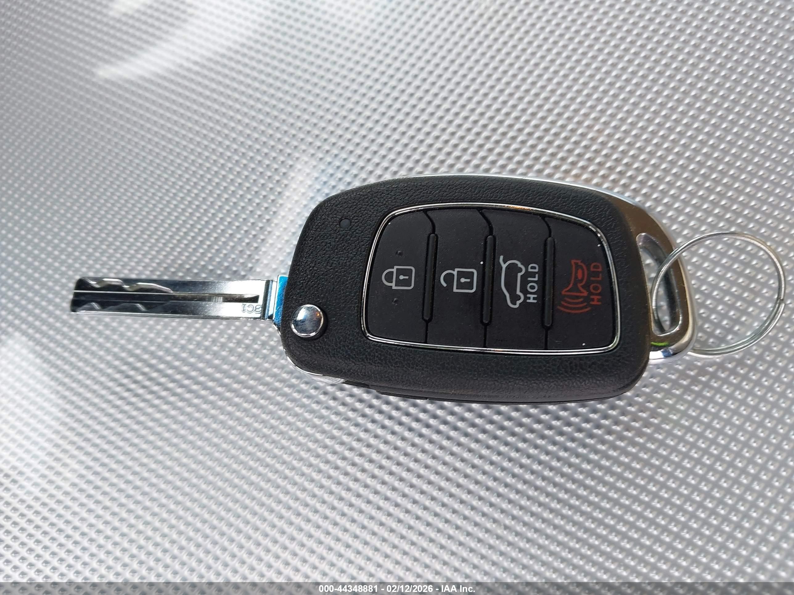 HYUNDAI TUCSON image 11