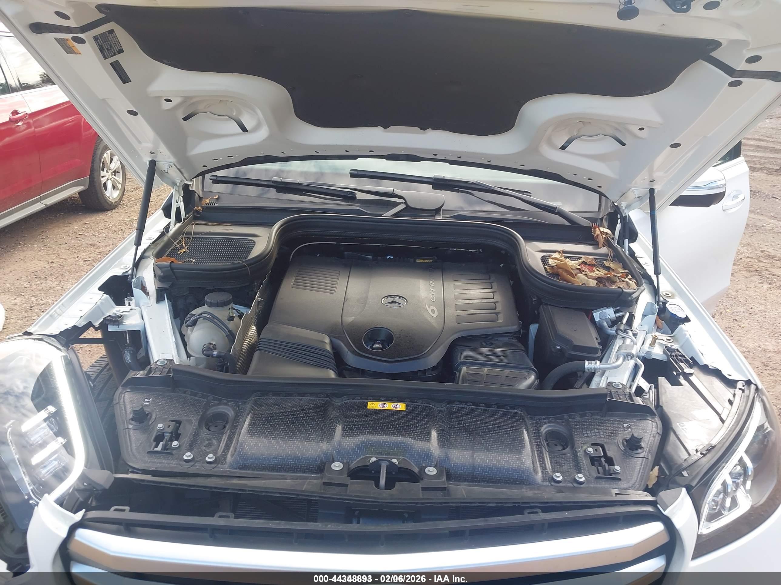 MERCEDES-BENZ GLS image 10