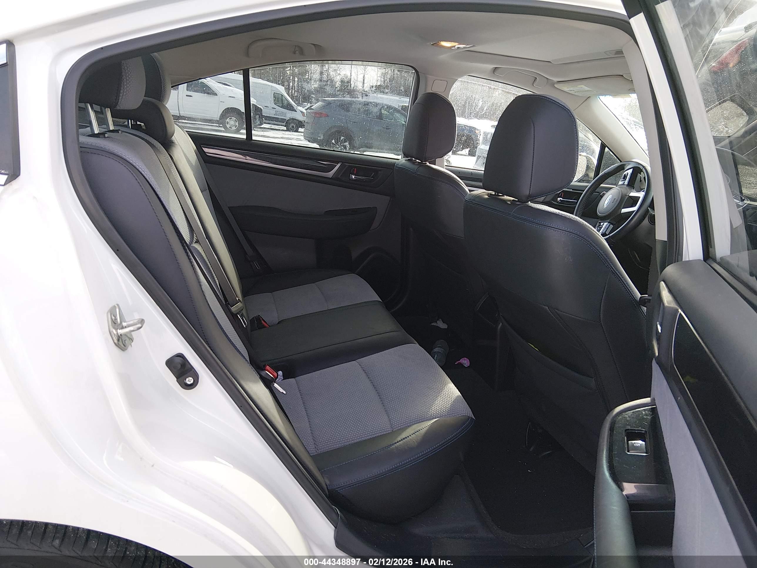 SUBARU LEGACY image 8