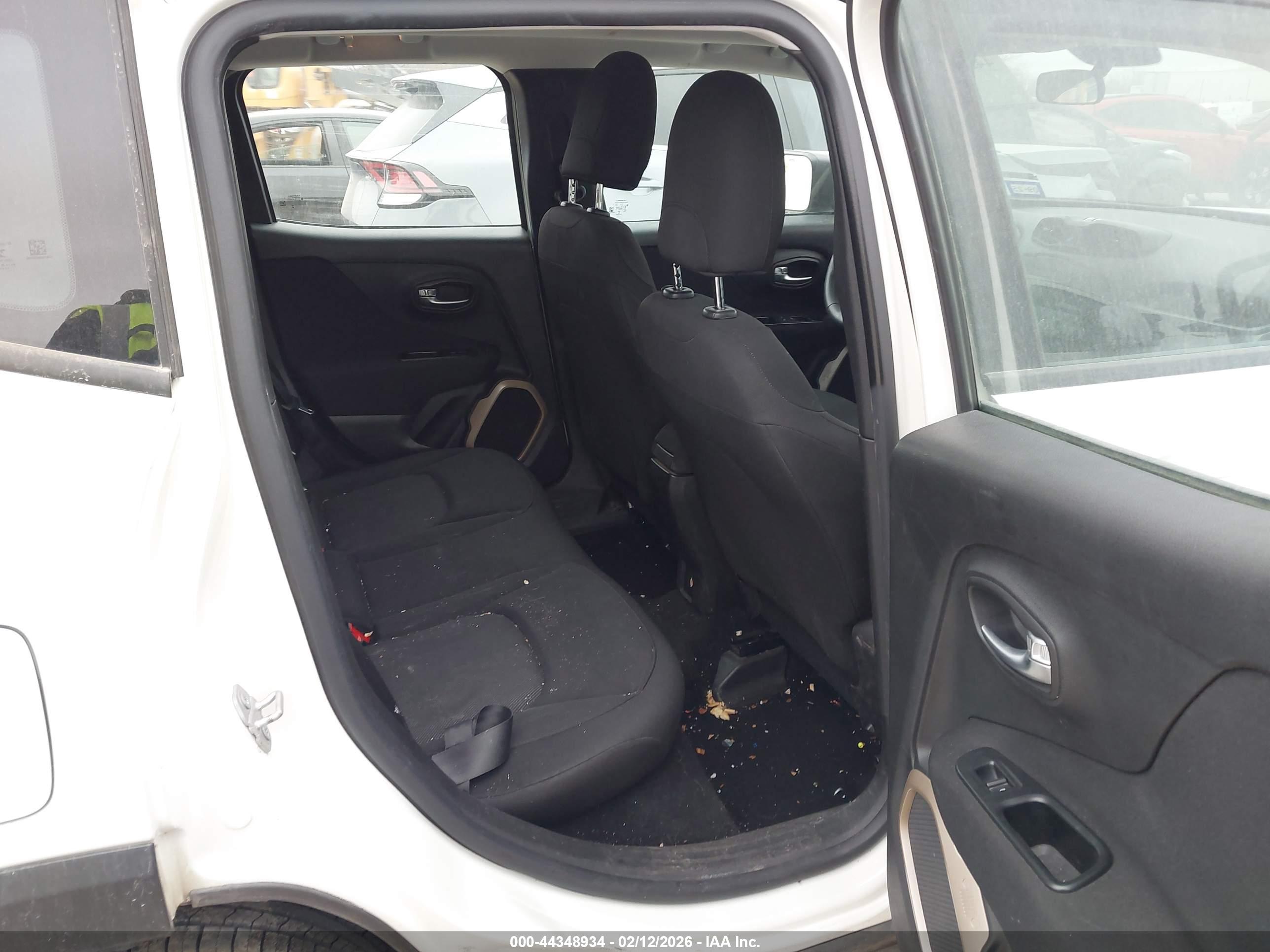 JEEP RENEGADE image 8