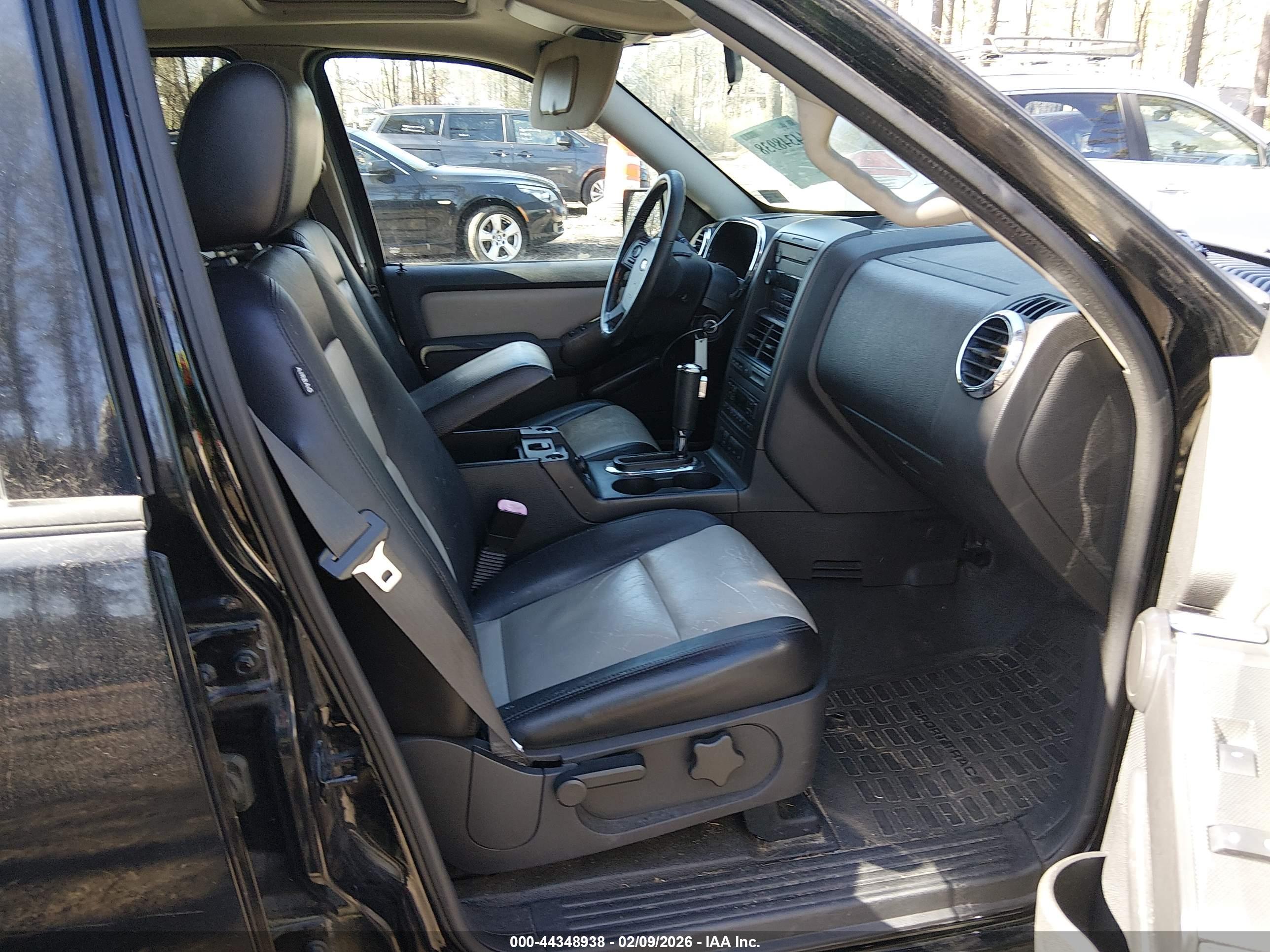 FORD EXPLORER image 5