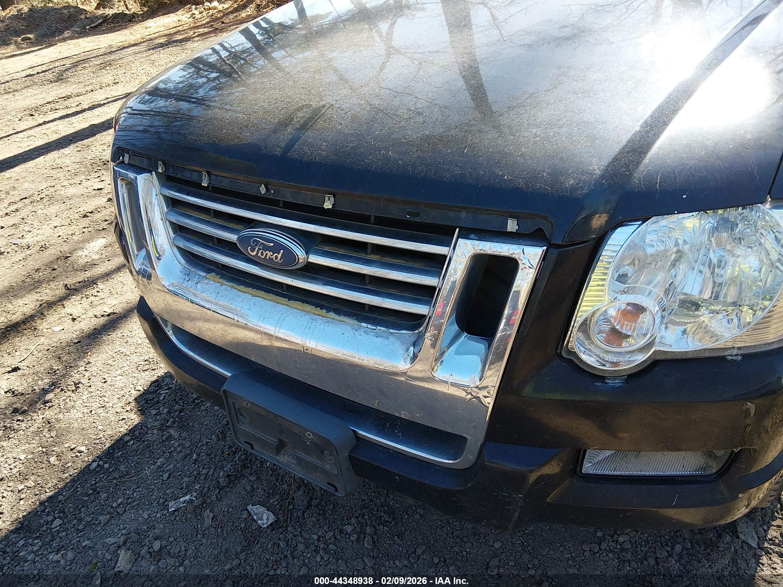 FORD EXPLORER image 6
