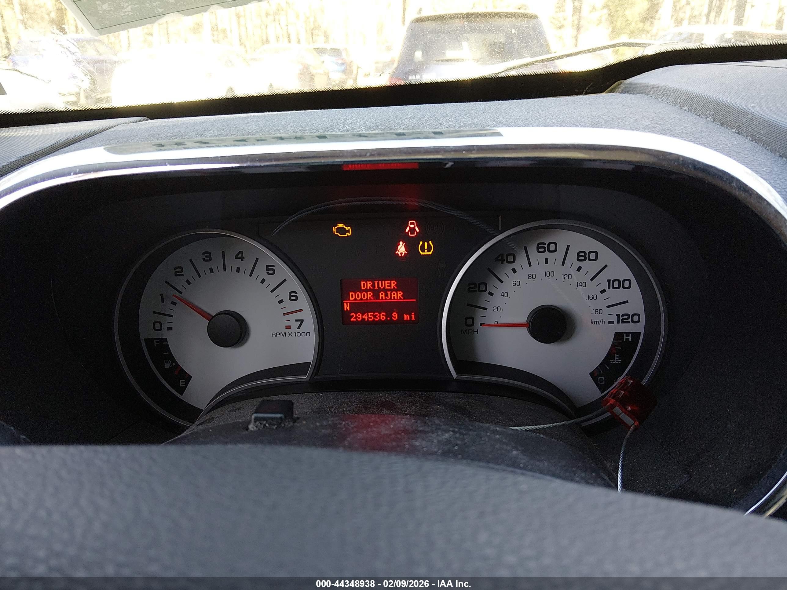 FORD EXPLORER image 7