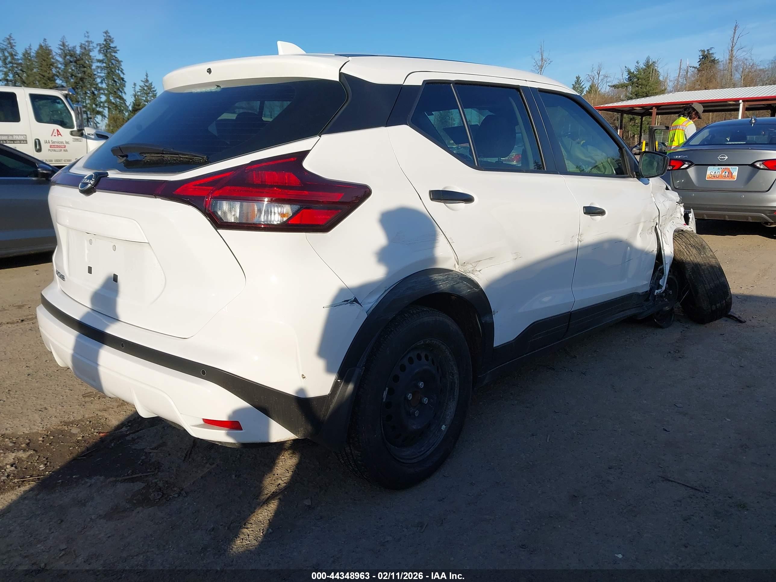 NISSAN KICKS image 4