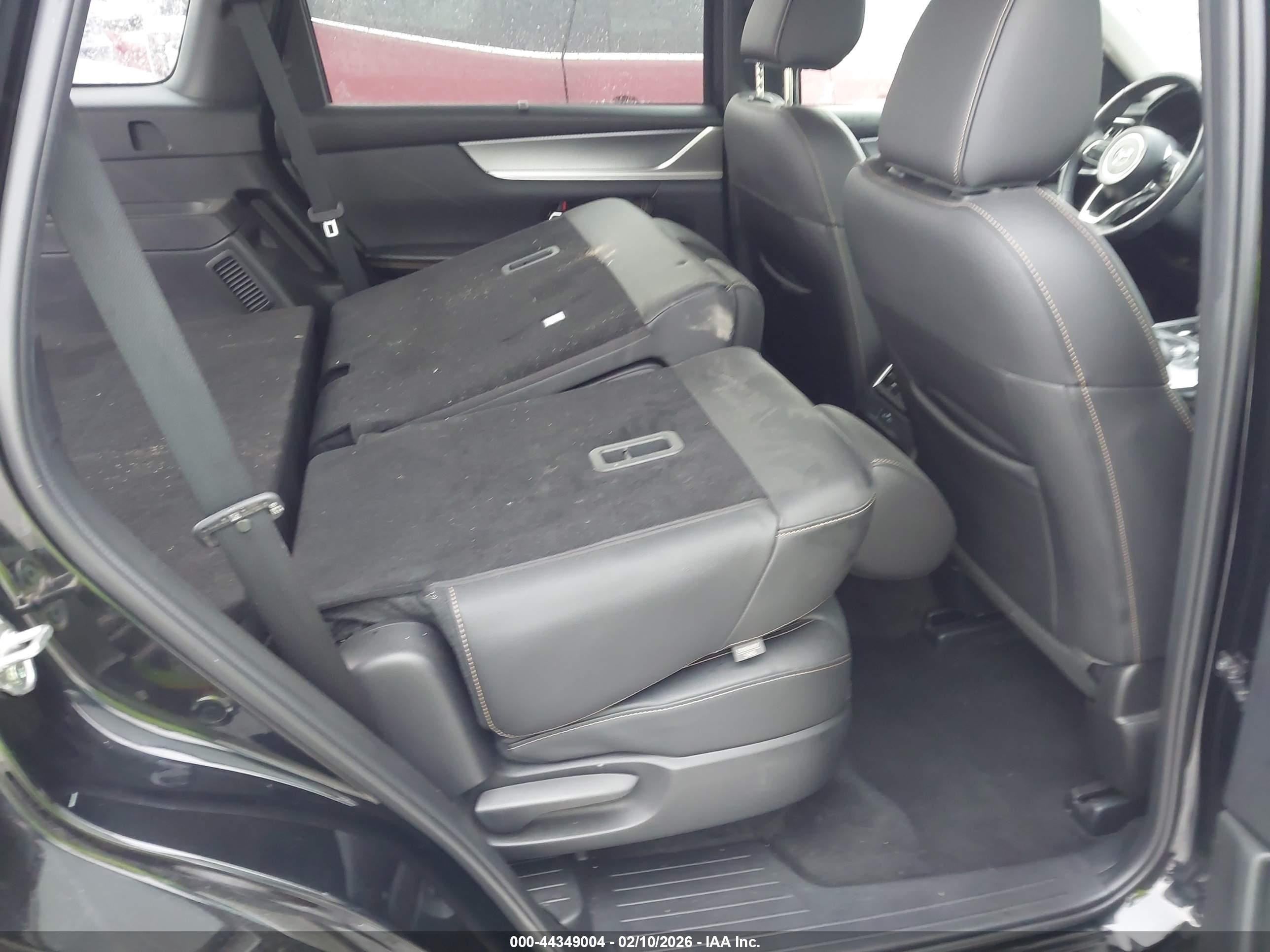 MAZDA CX-70 image 8