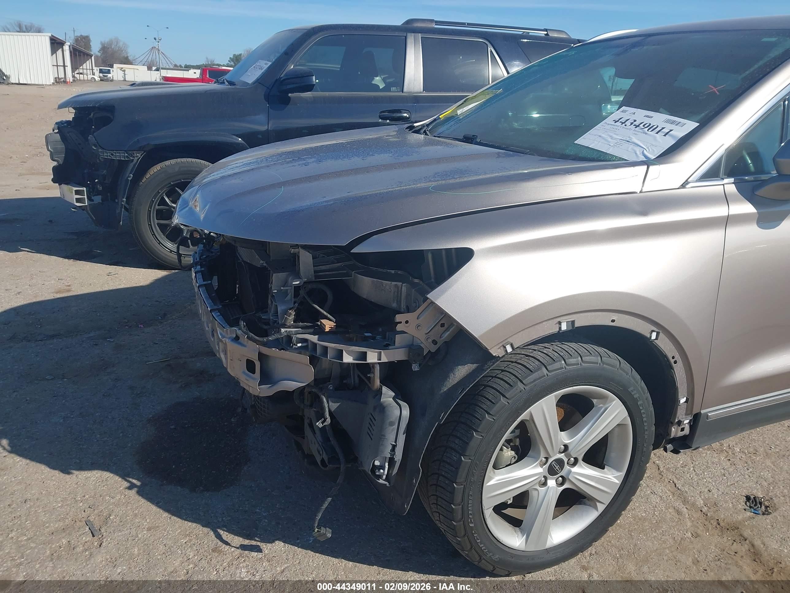 LINCOLN MKC image 6