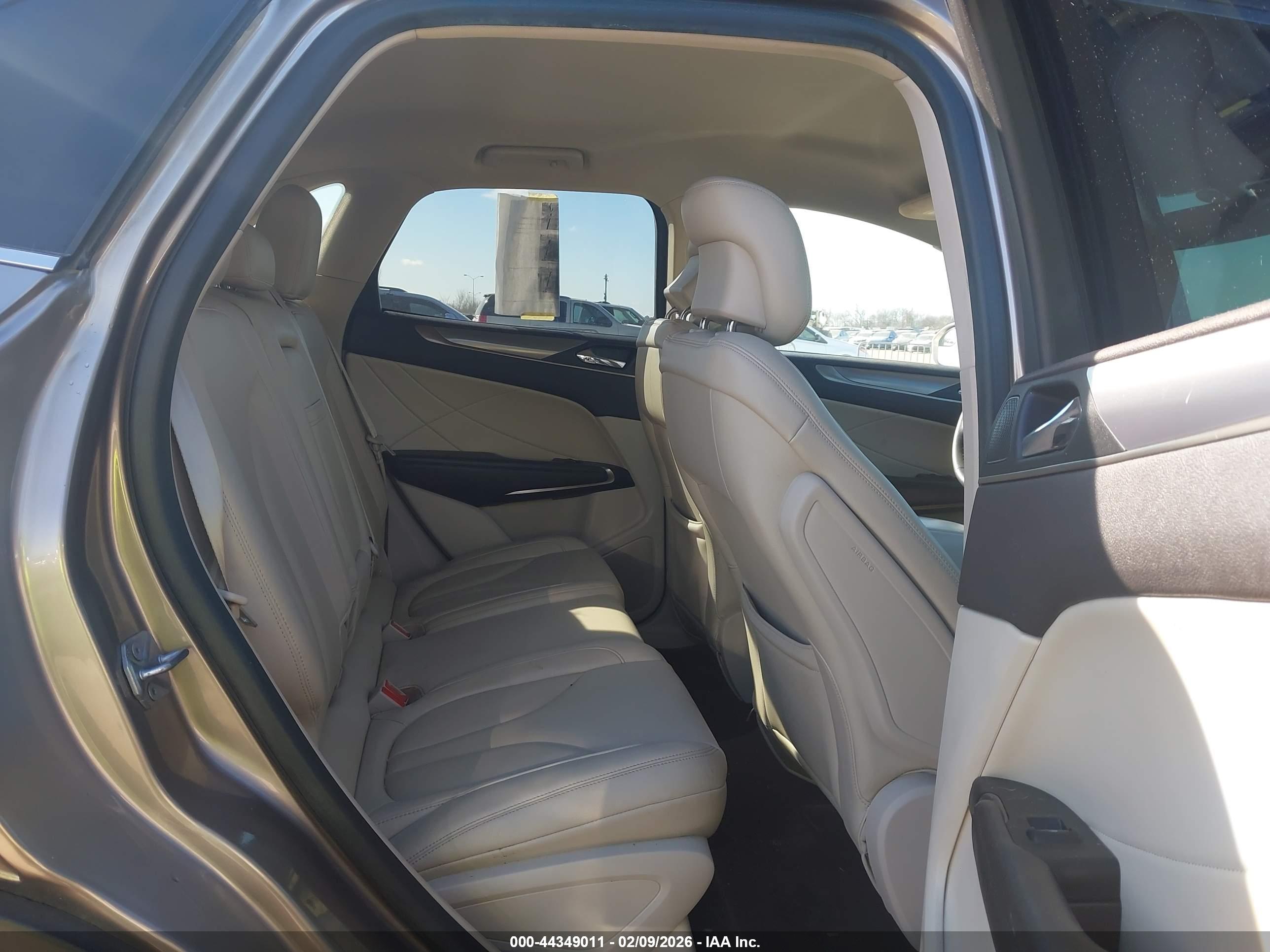 LINCOLN MKC image 8