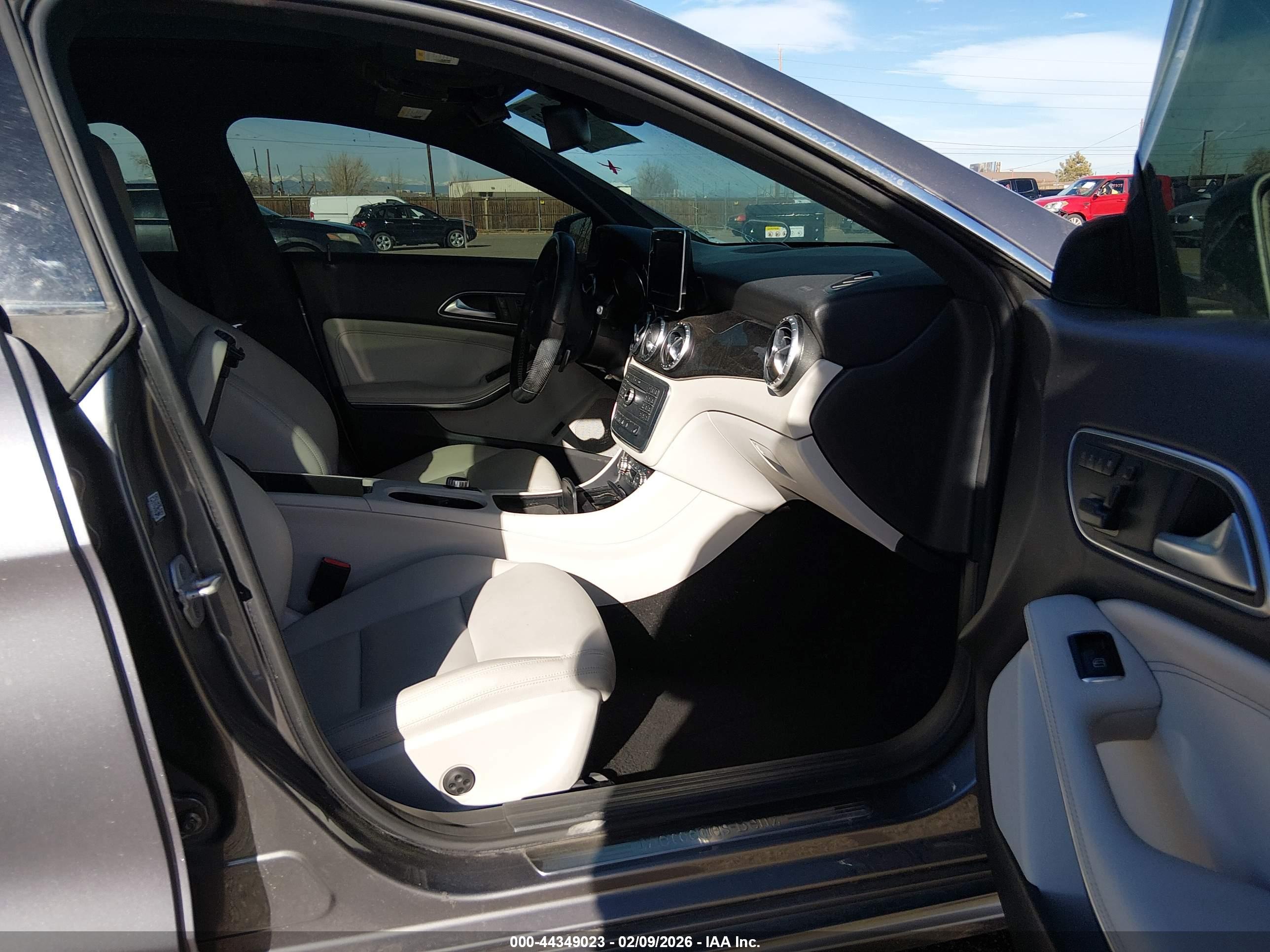 MERCEDES-BENZ CLA image 5