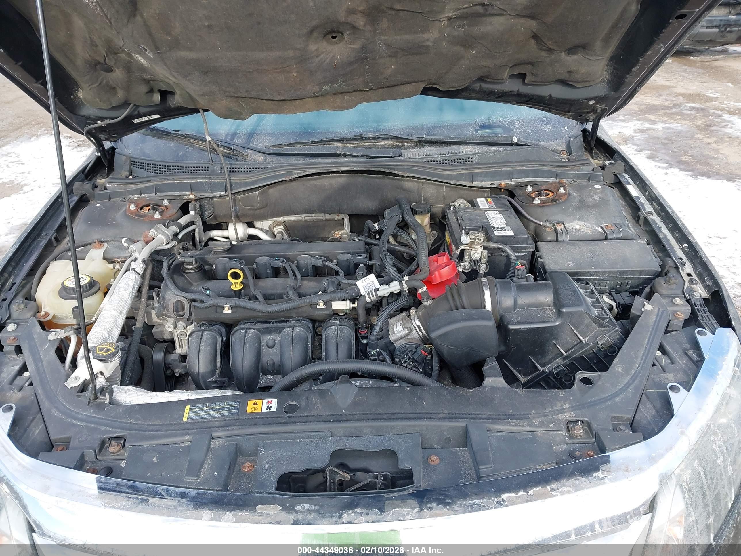 FORD FUSION image 10