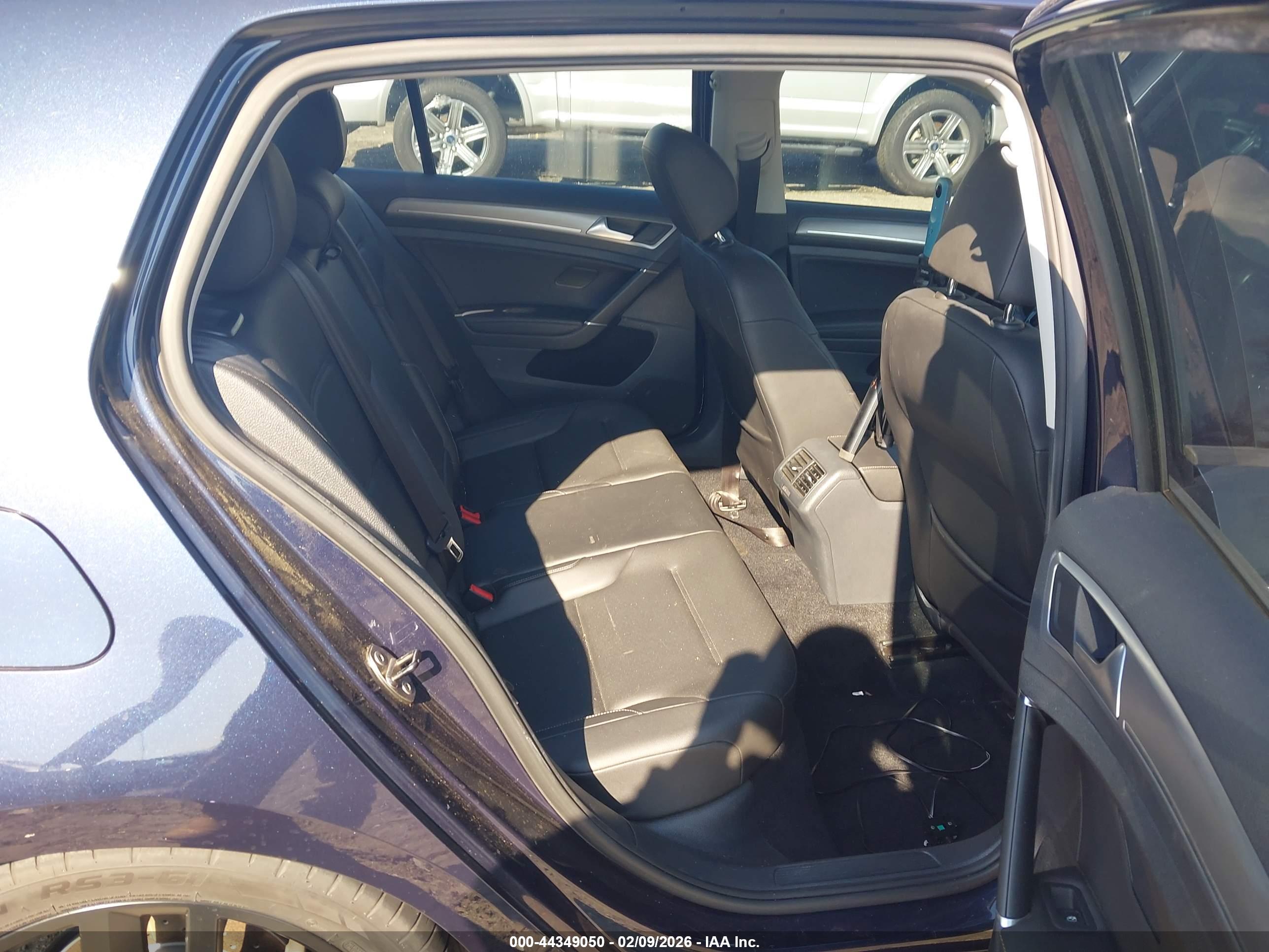 VOLKSWAGEN GOLF image 8