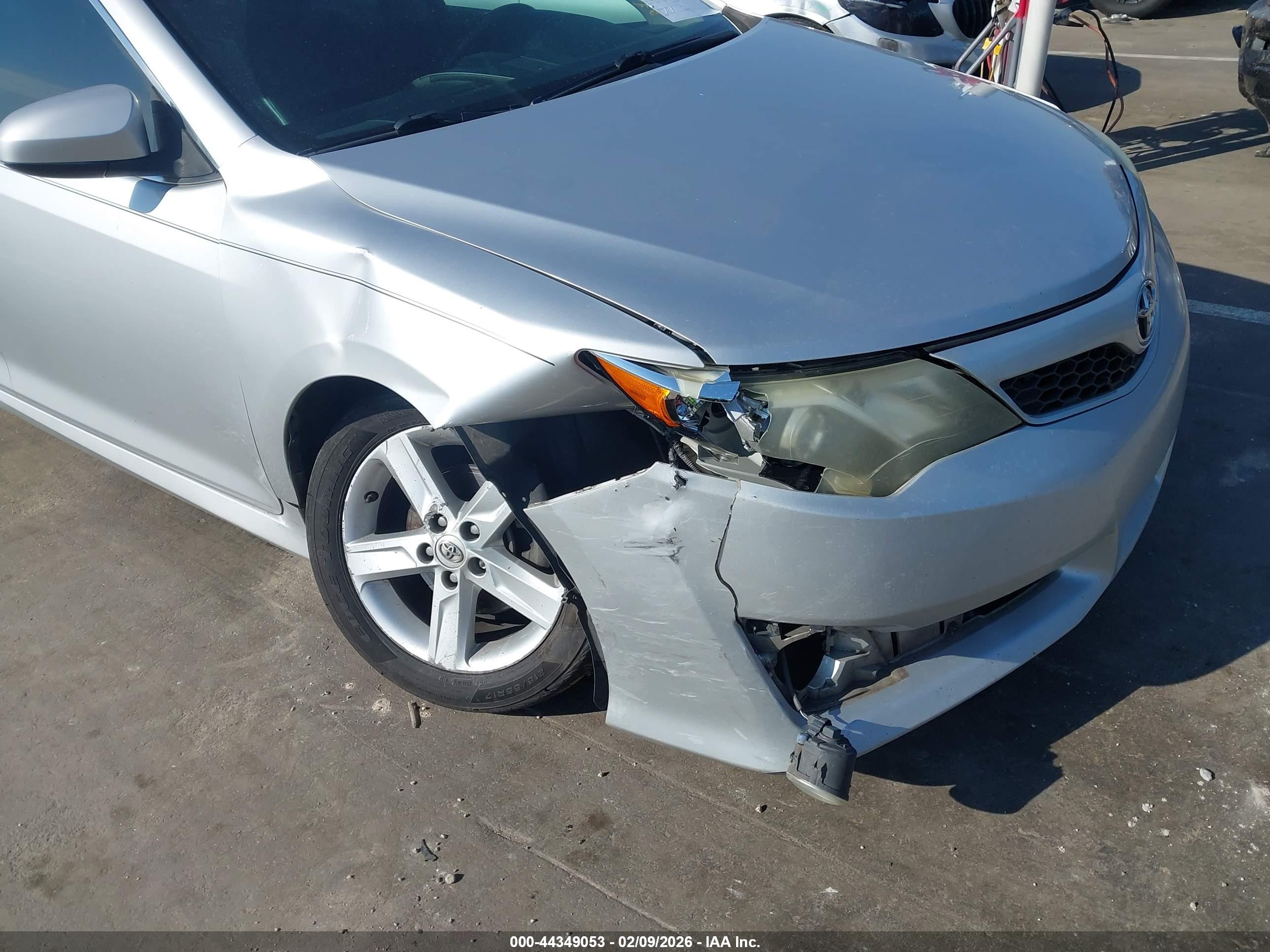 TOYOTA CAMRY image 6