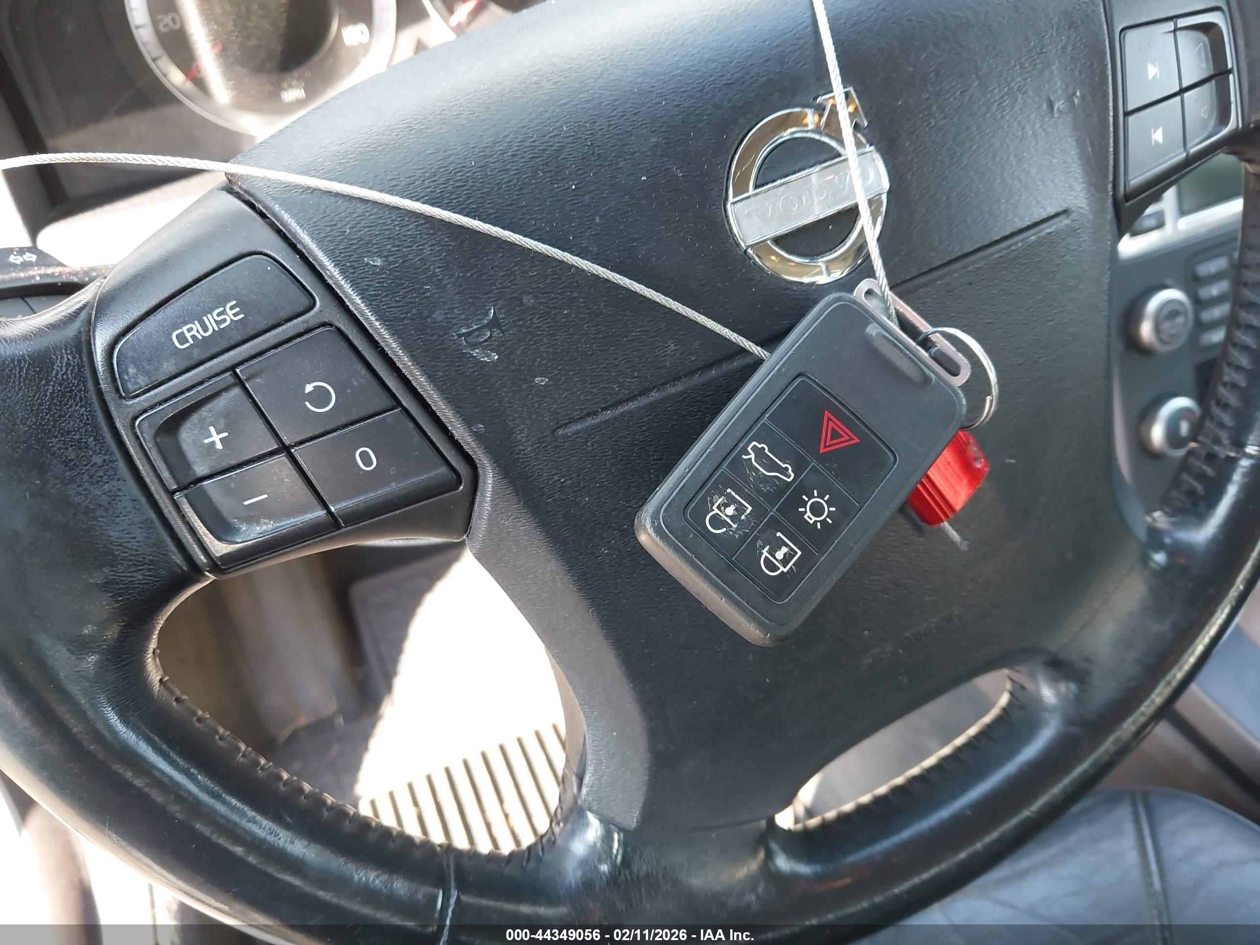 VOLVO S80 image 11