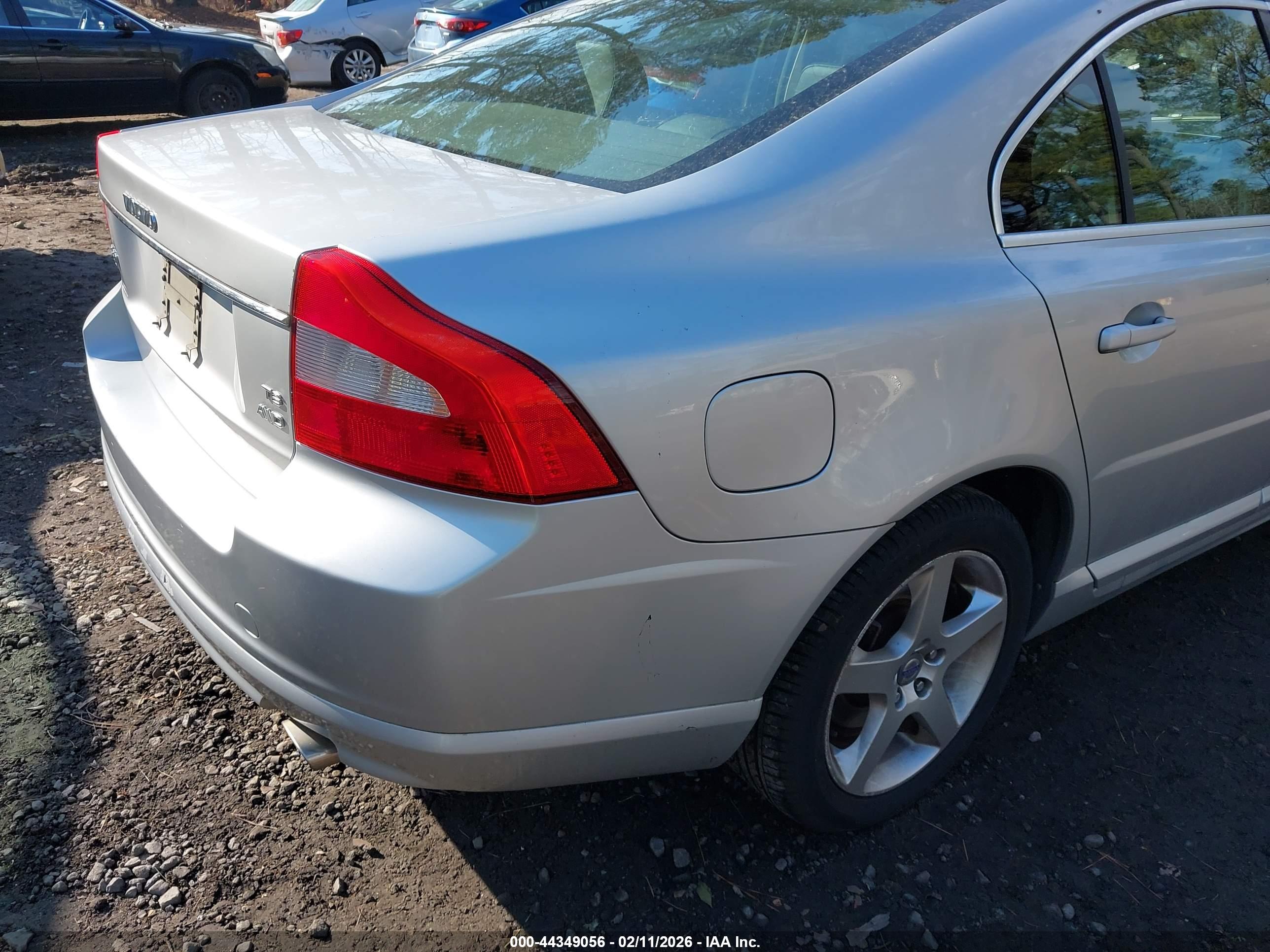 VOLVO S80 image 6