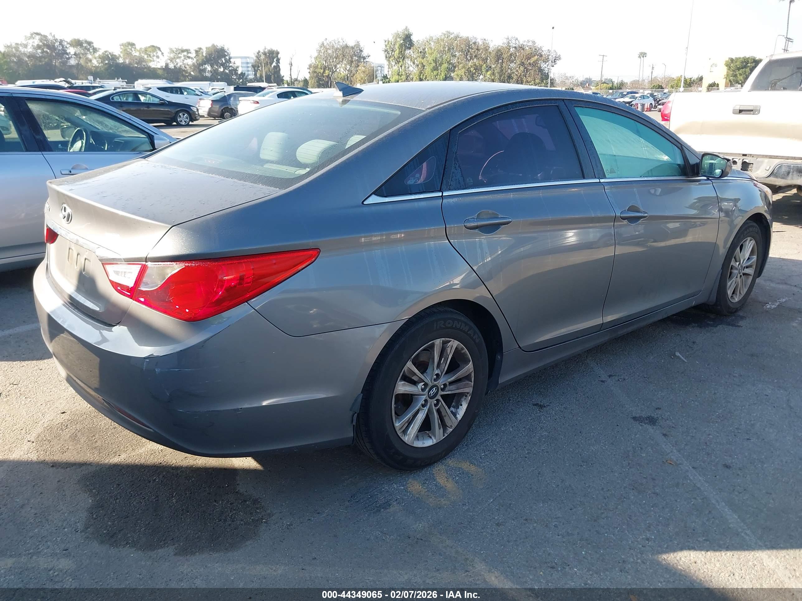 HYUNDAI SONATA image 4