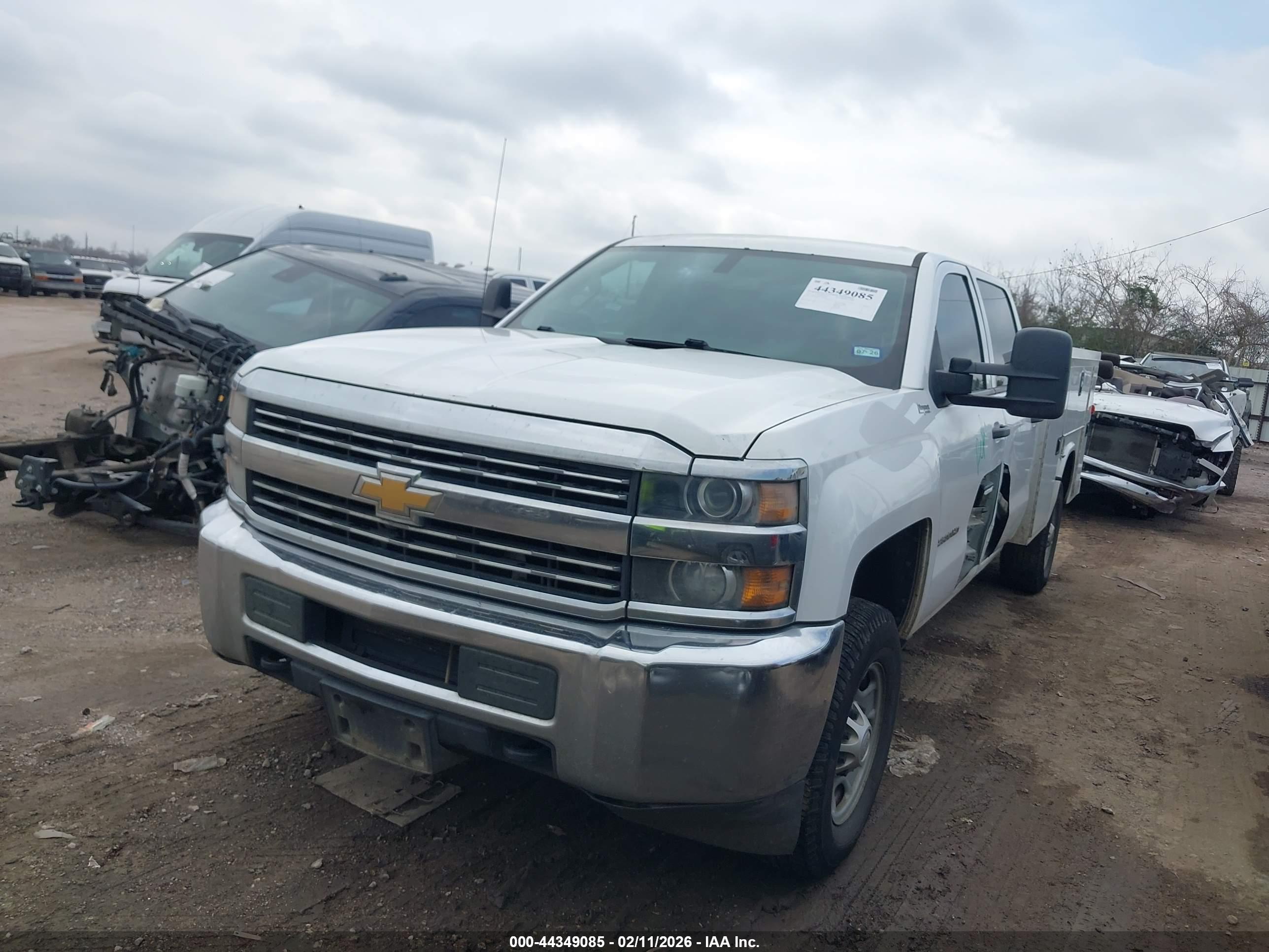 CHEVROLET SILVERADO image 2