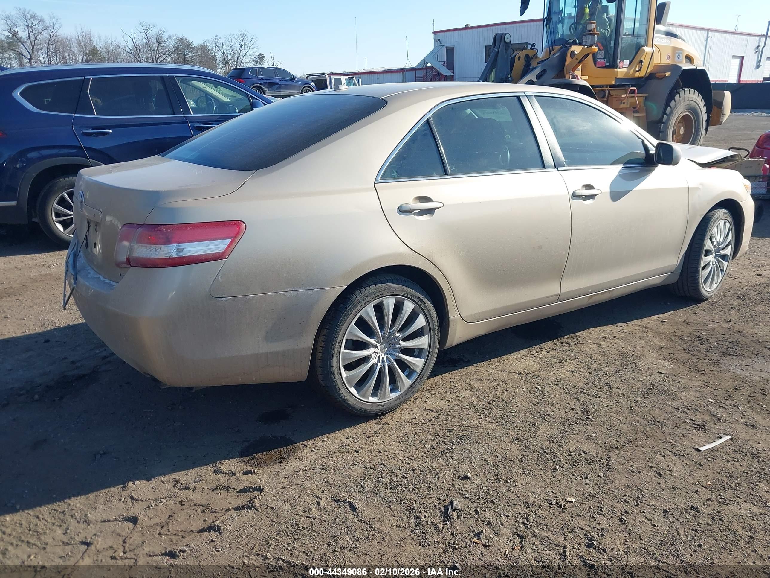 TOYOTA CAMRY image 4