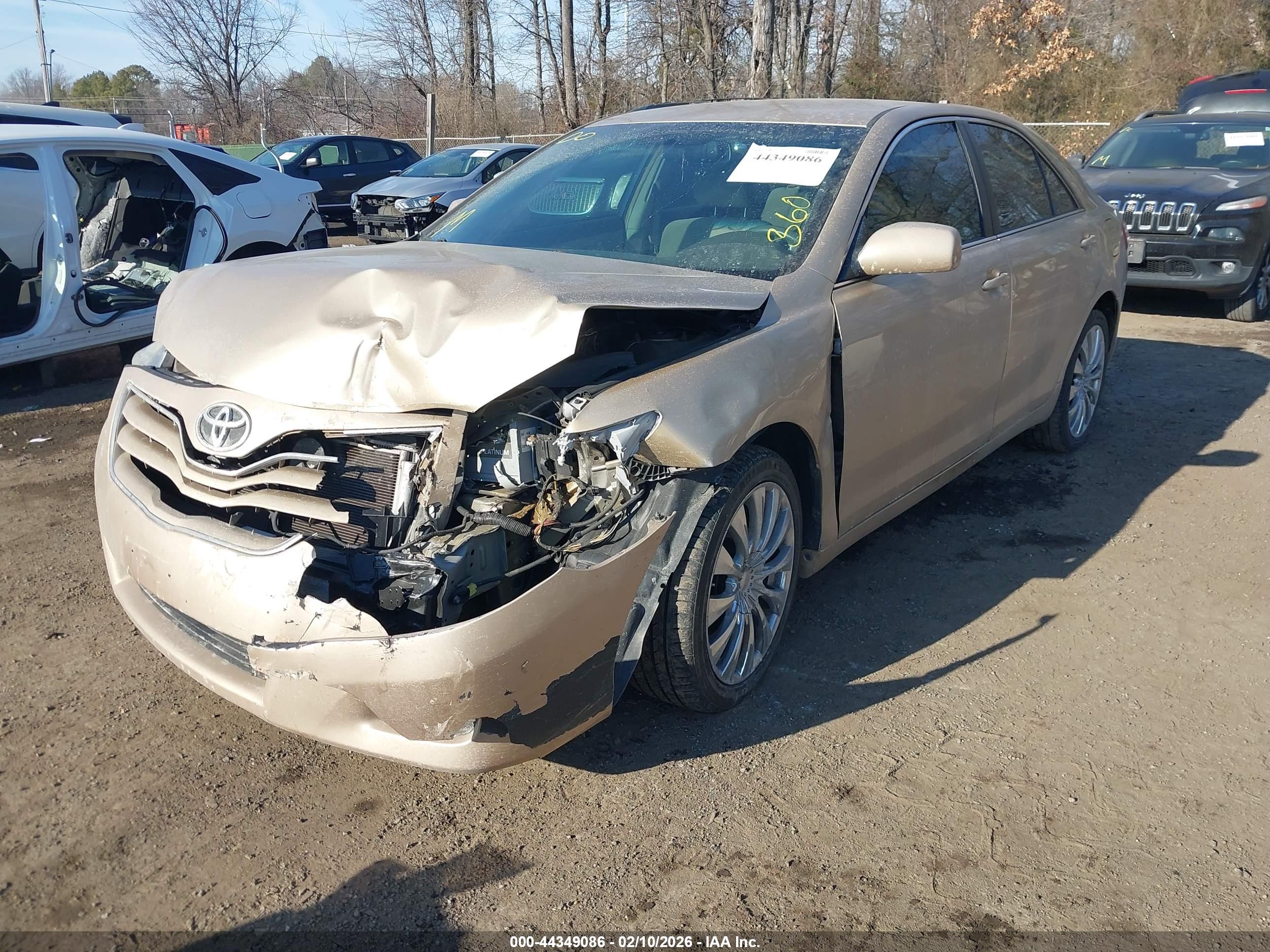 TOYOTA CAMRY image 6