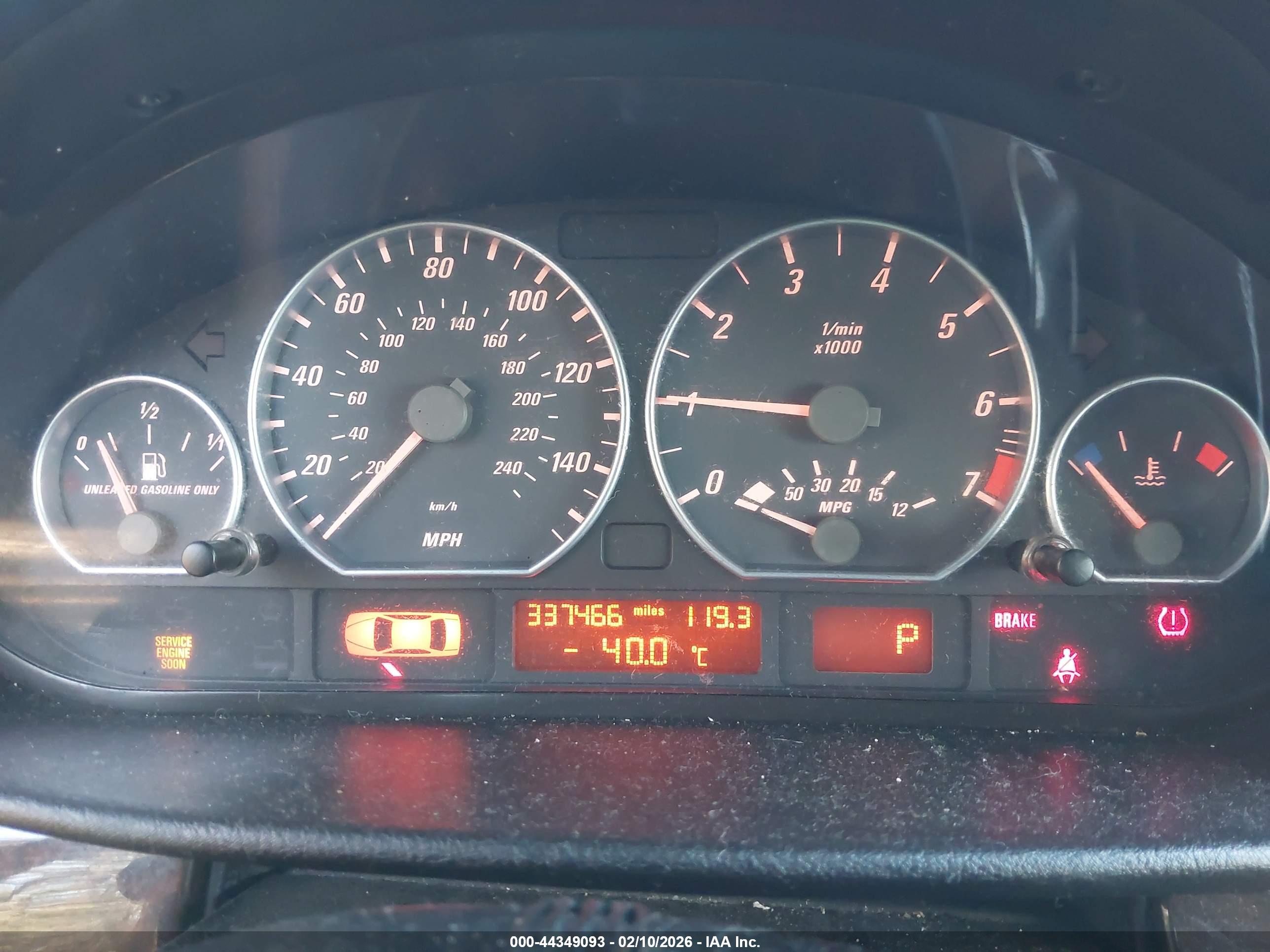 BMW 330CI image 7