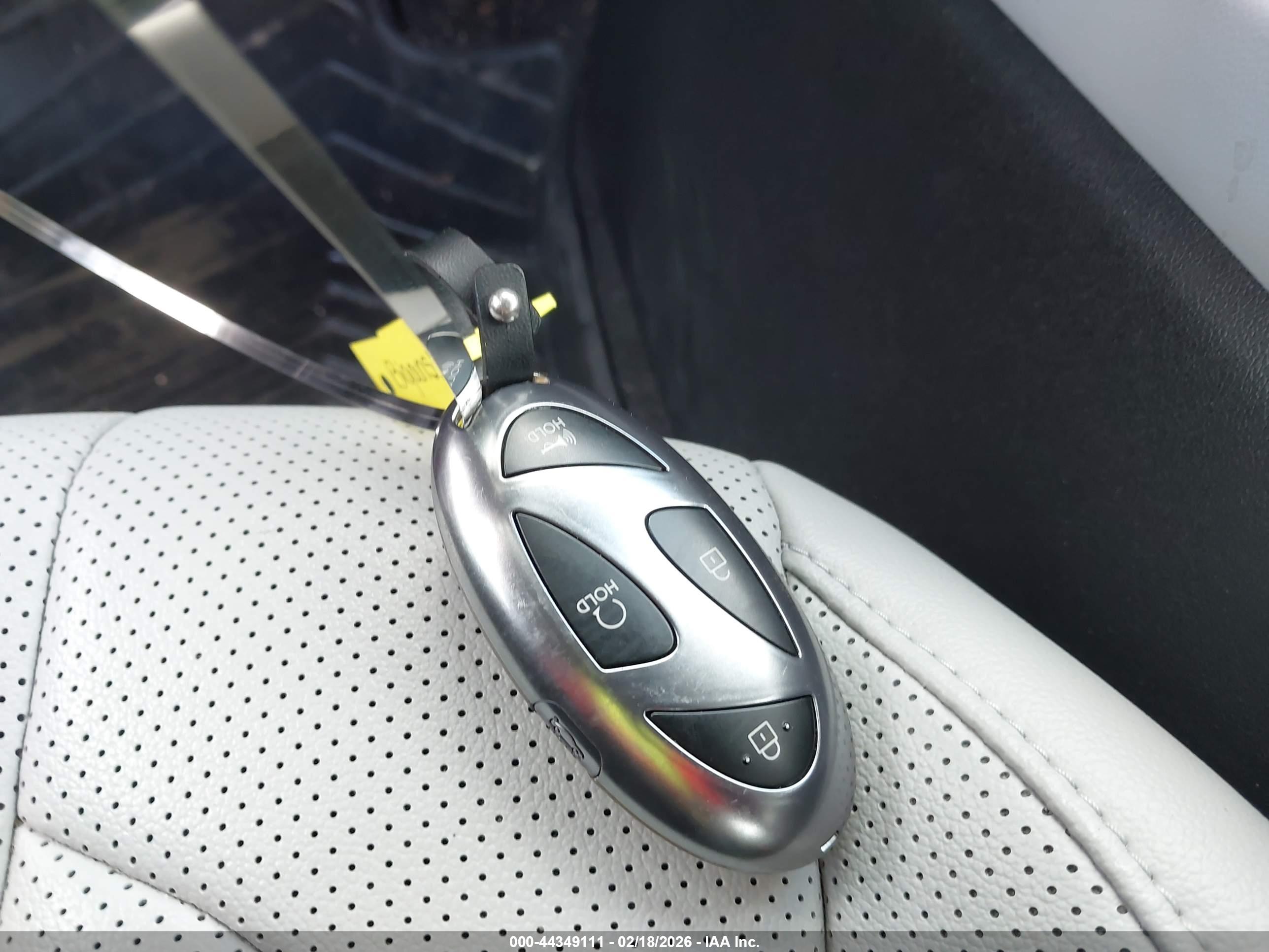 HYUNDAI ELANTRA image 11