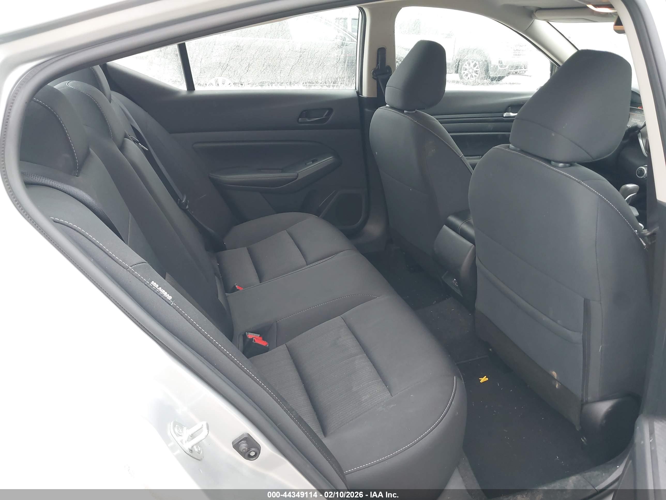 NISSAN ALTIMA image 8