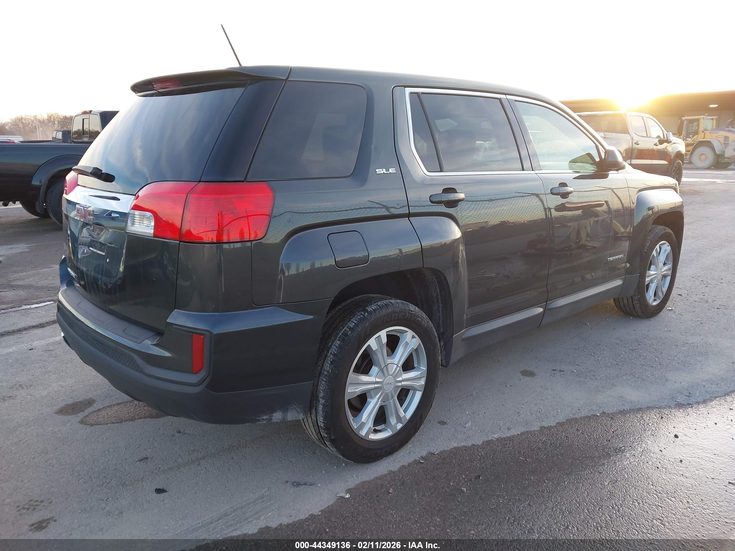 GMC TERRAIN image 4