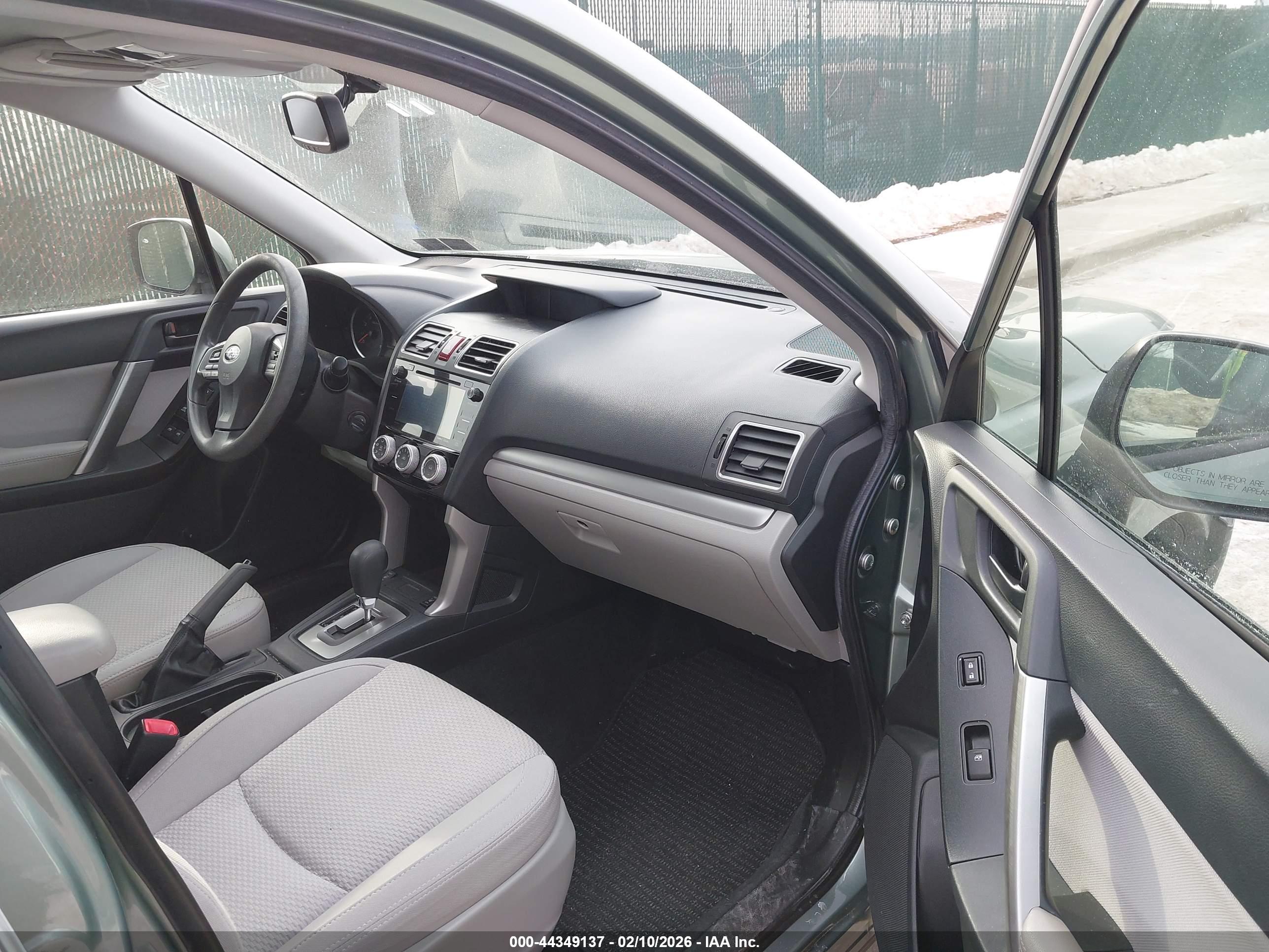 SUBARU FORESTER image 5