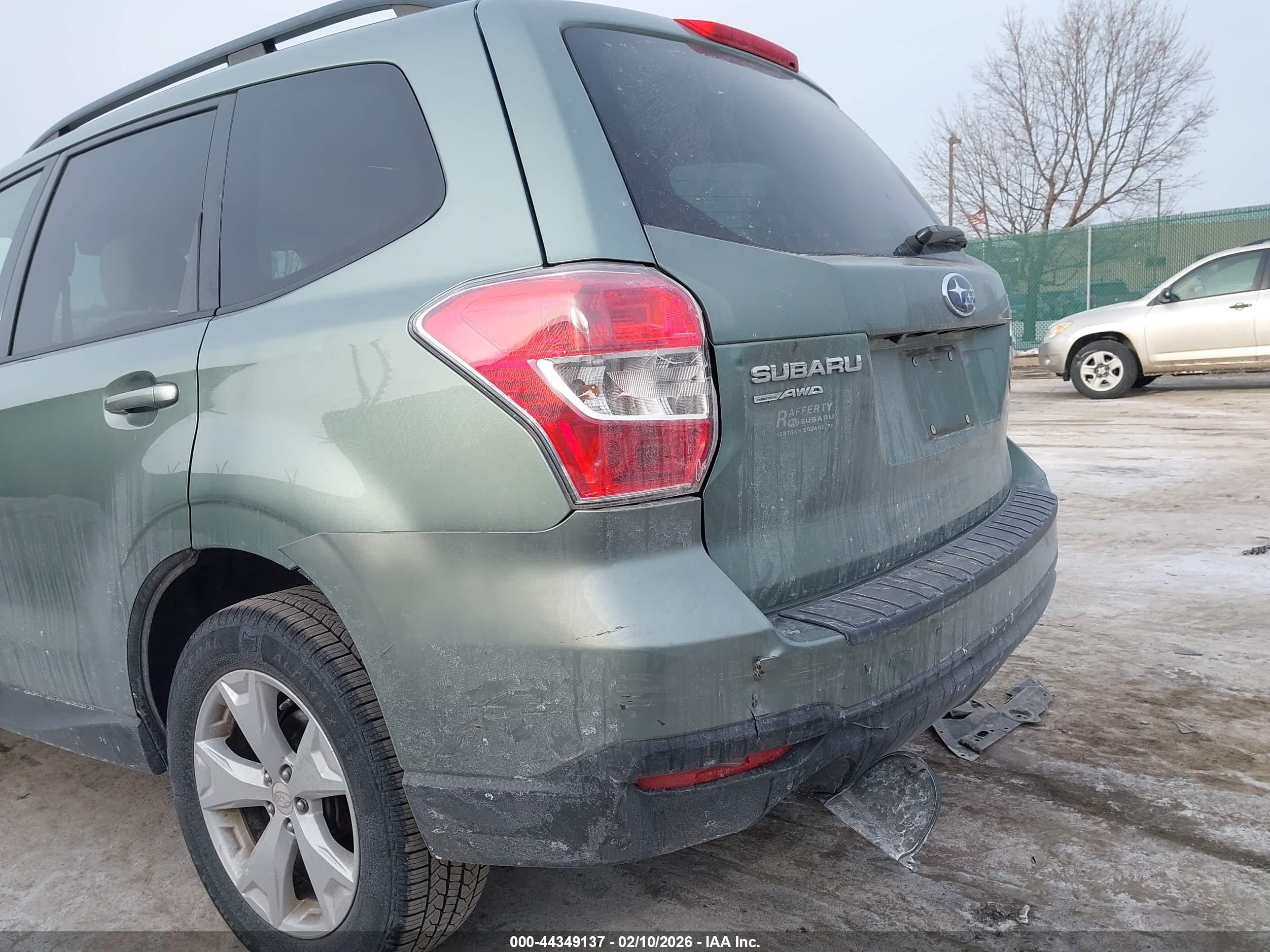 SUBARU FORESTER image 6