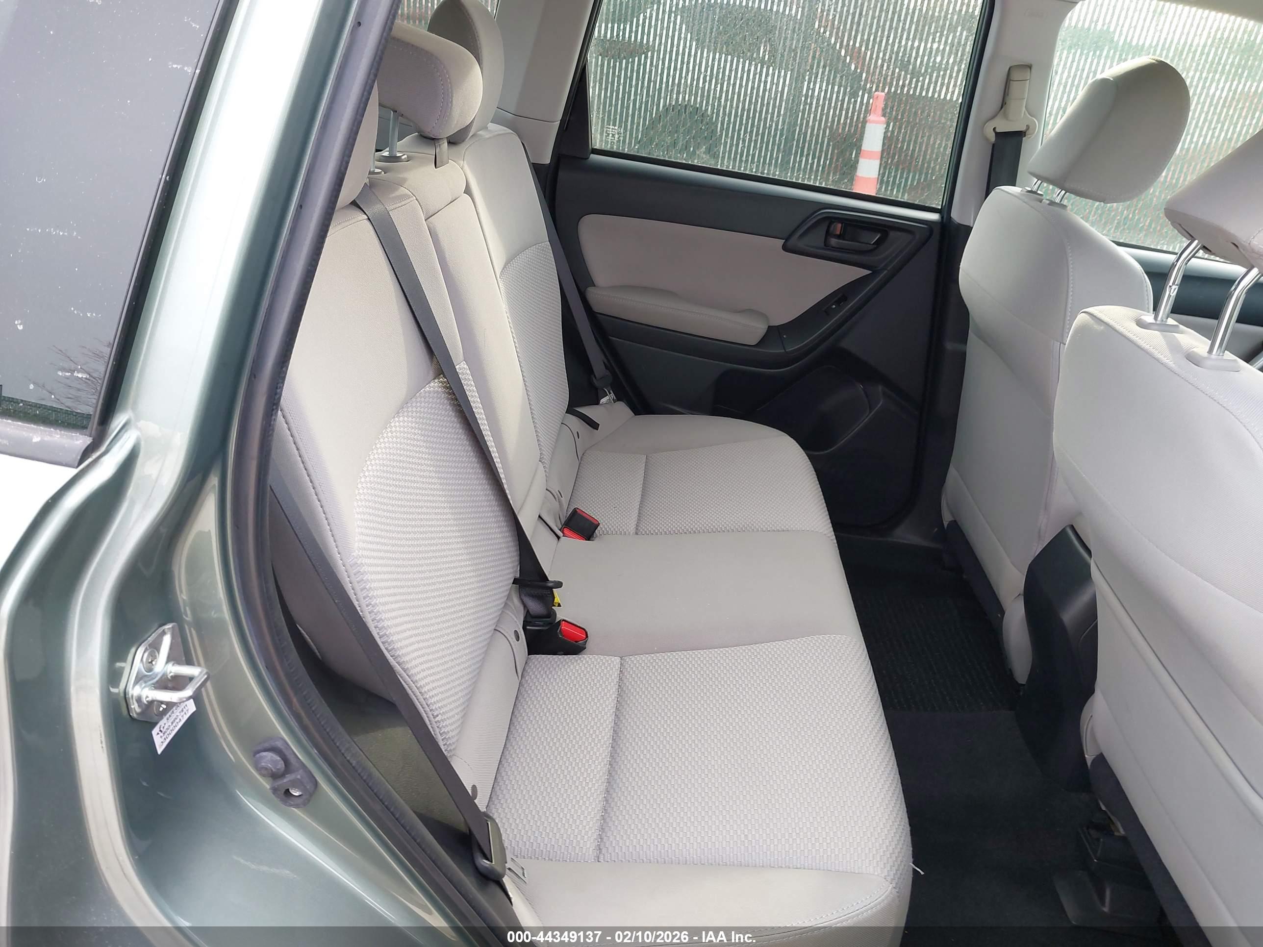 SUBARU FORESTER image 8