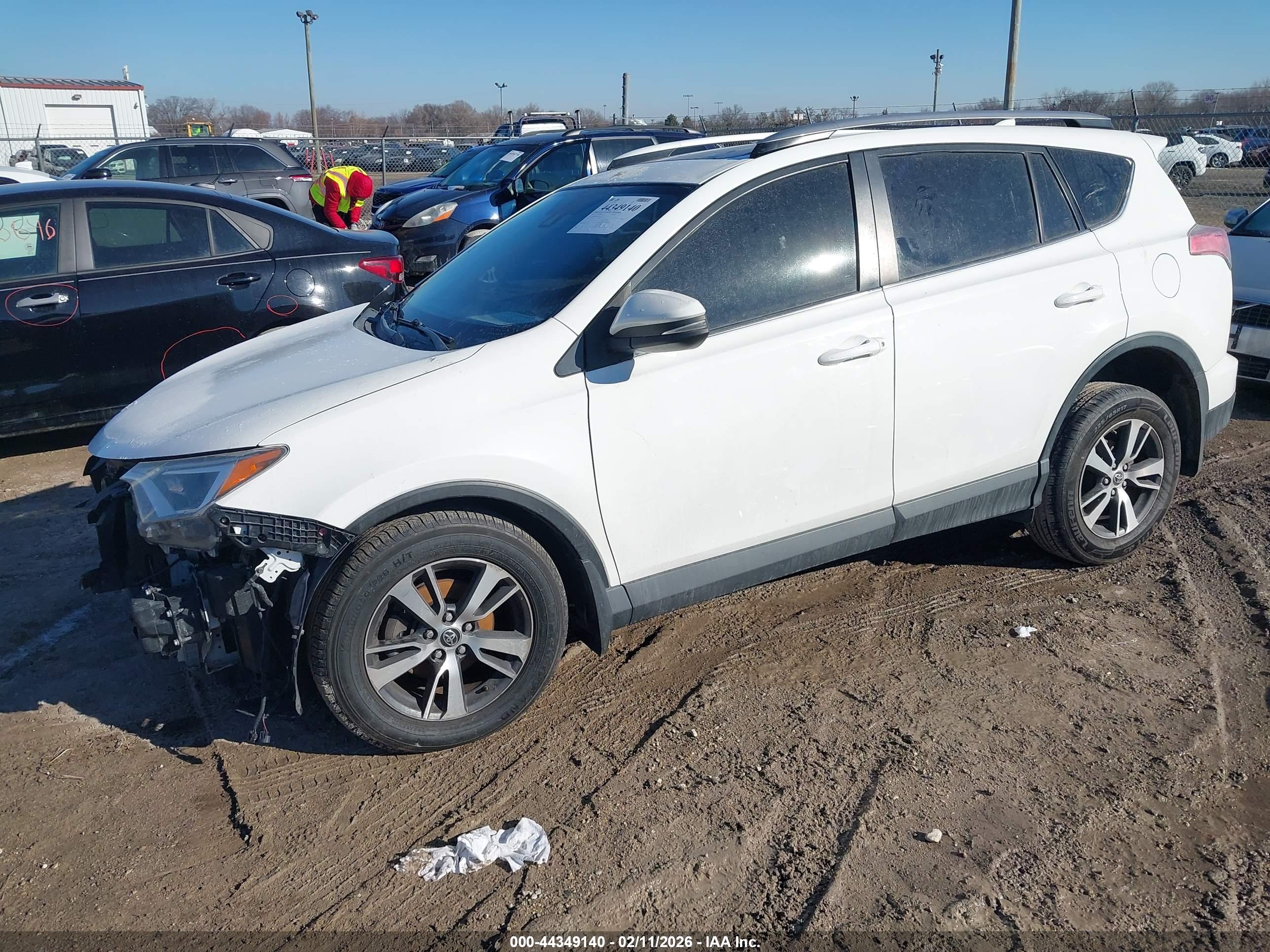 TOYOTA RAV4 image 2