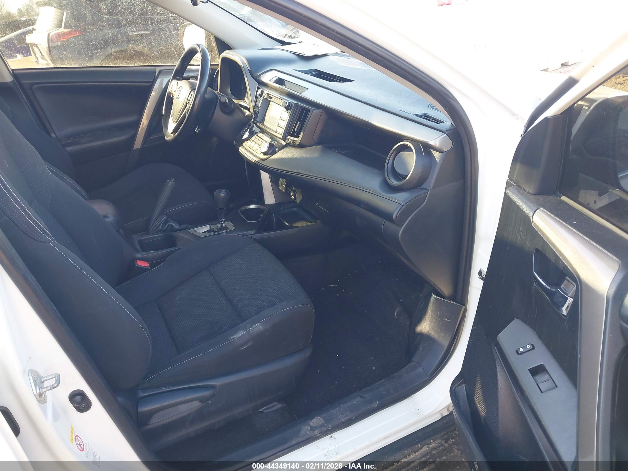 TOYOTA RAV4 image 5