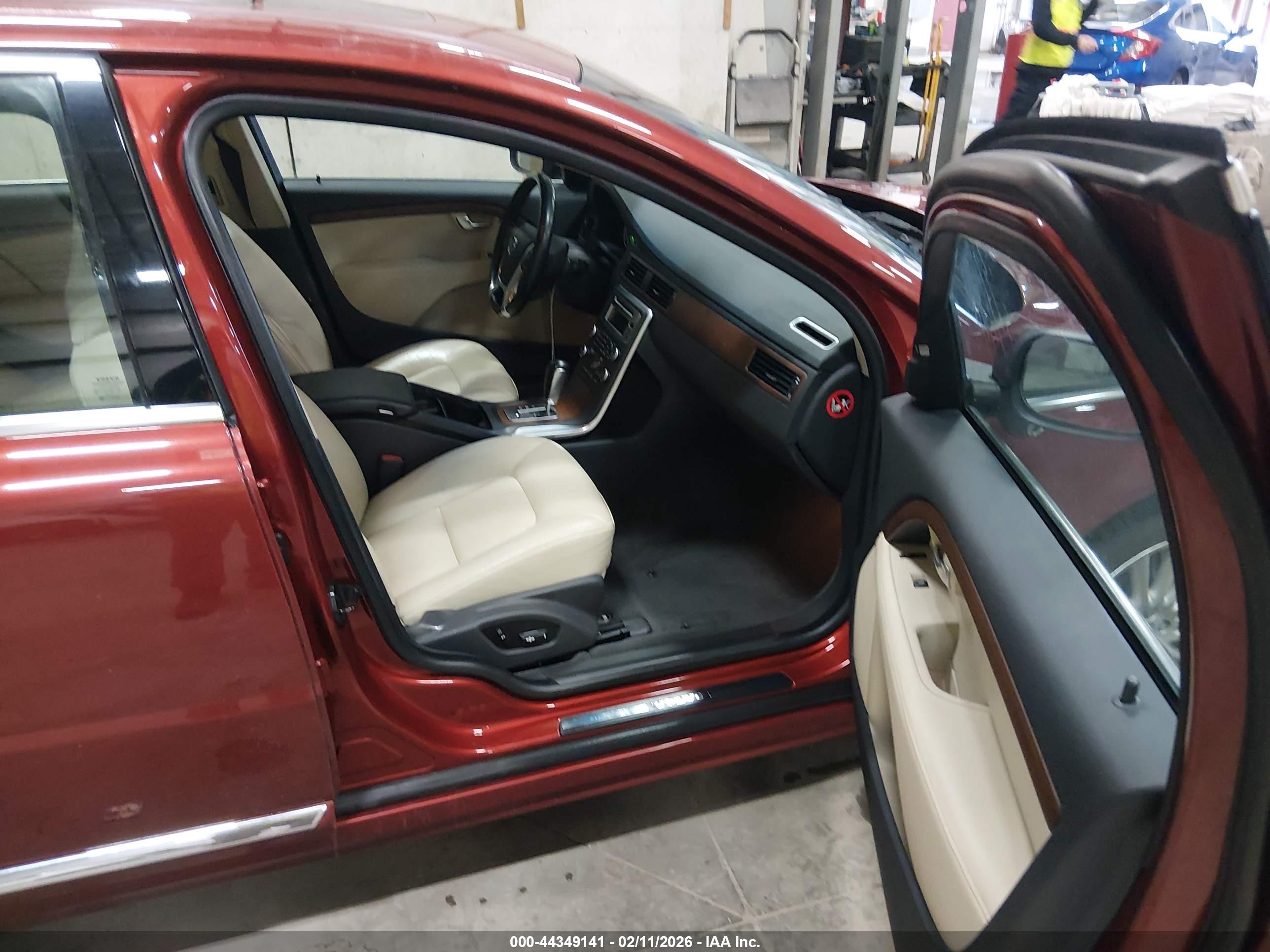VOLVO S80 image 5