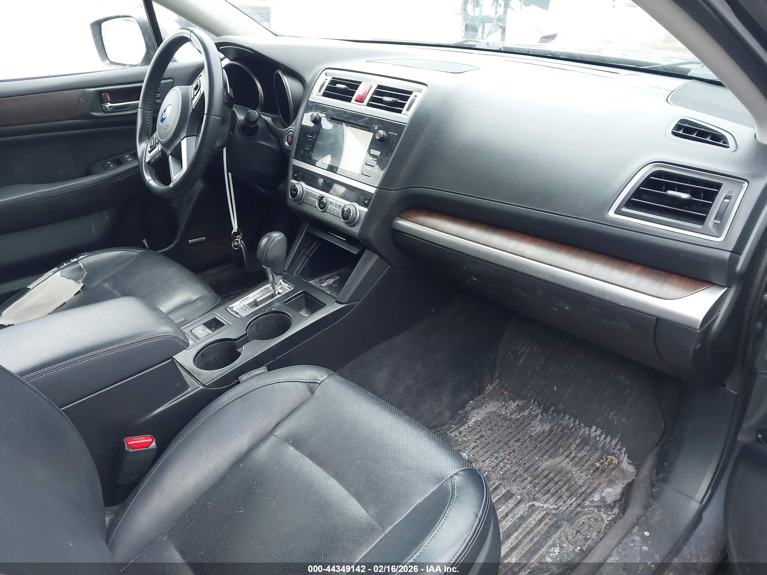 SUBARU OUTBACK image 5