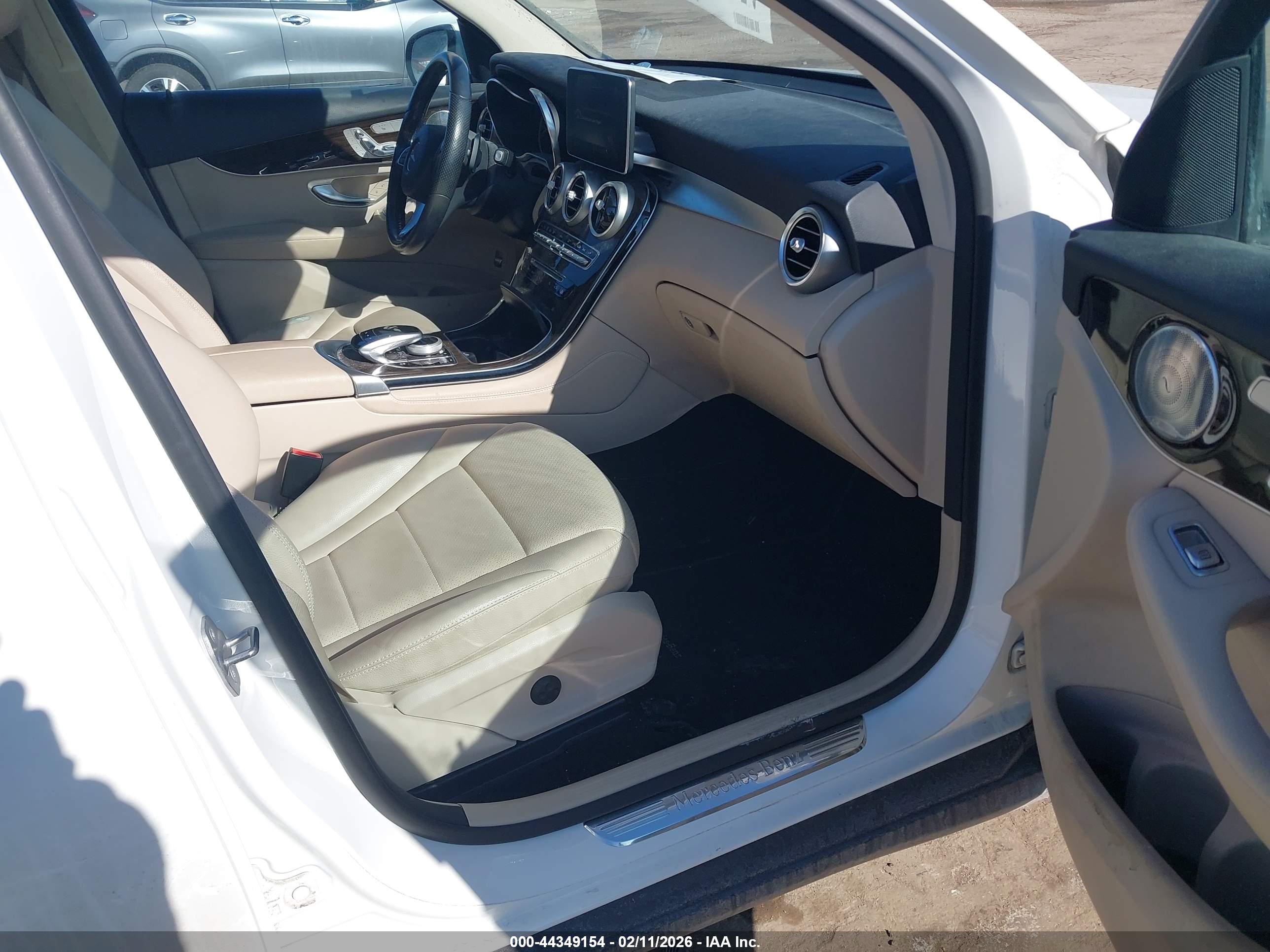 MERCEDES-BENZ GLC image 5